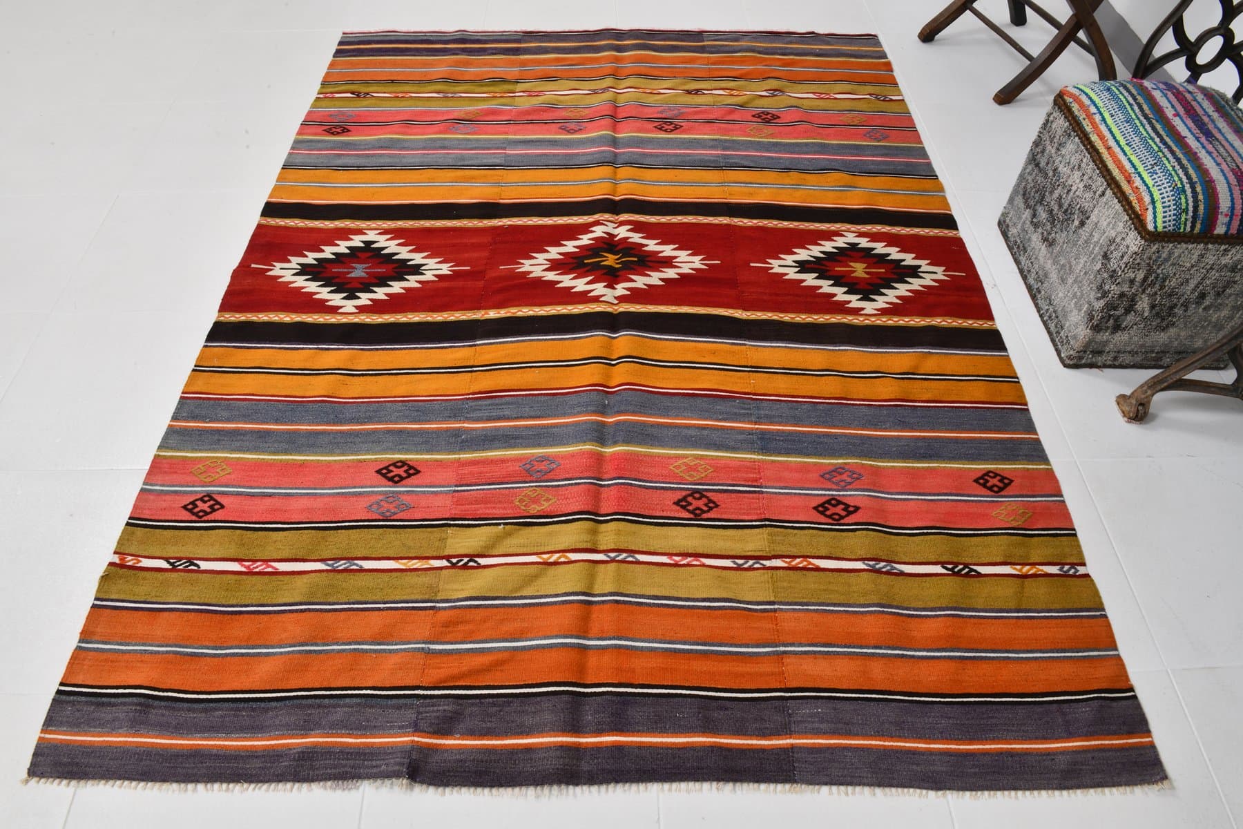 Kilim 215x163 cm, czerwony, zielony, wełna, lata 60. - 211342
