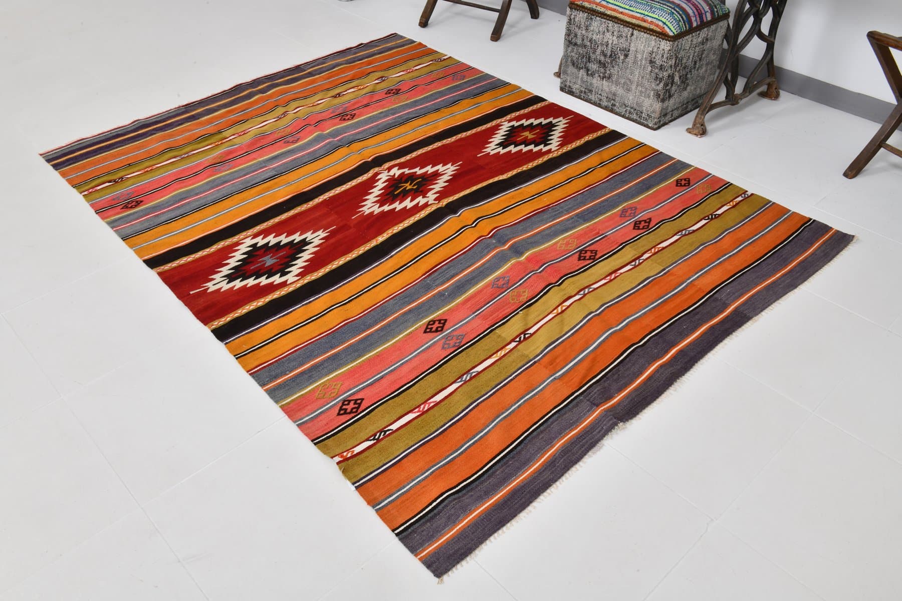 Kilim 215x163 cm, czerwony, zielony, wełna, lata 60. - 211341