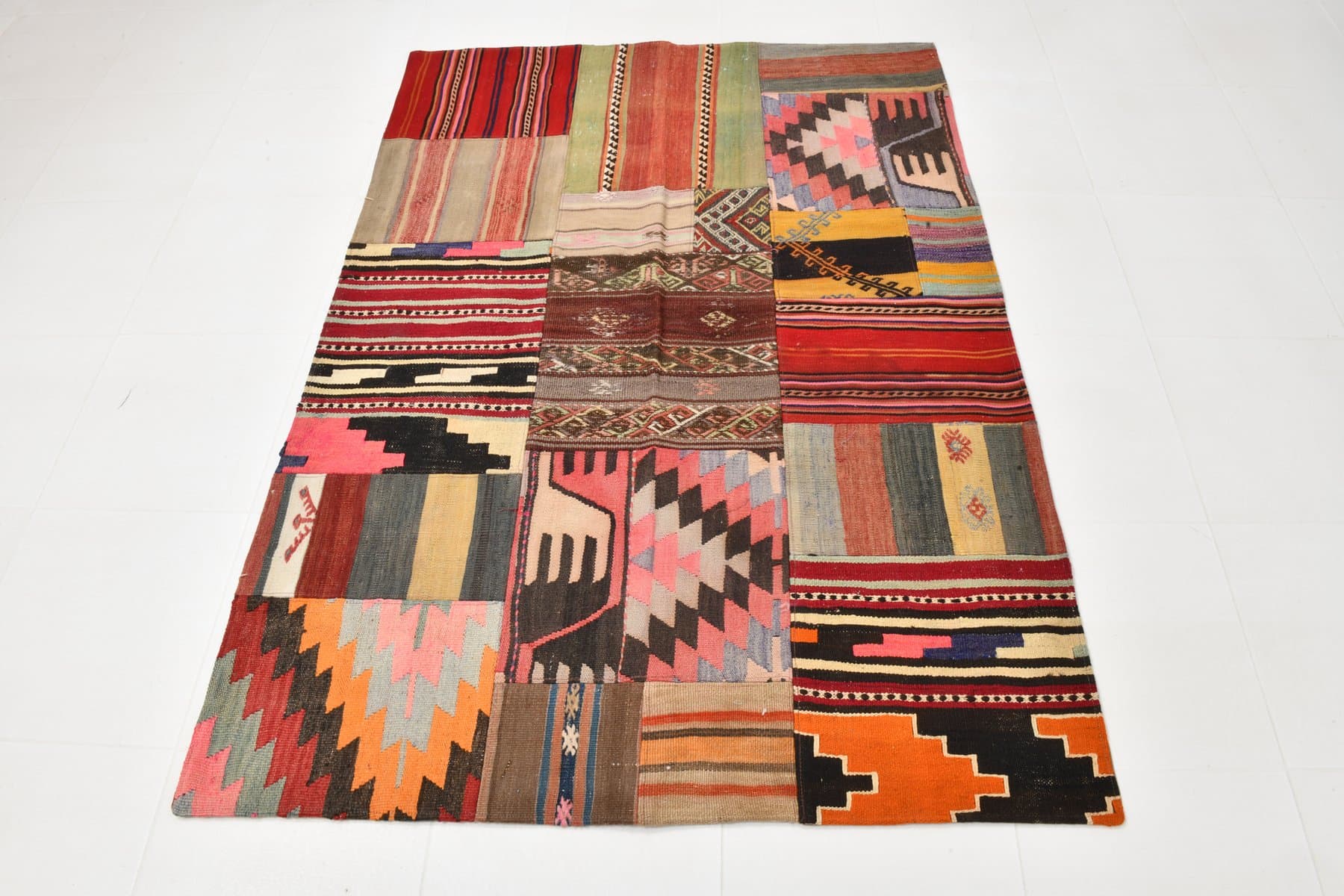 Kilim 133x183 cm, brązowy, zielony, wełna, lata 70. - 212004