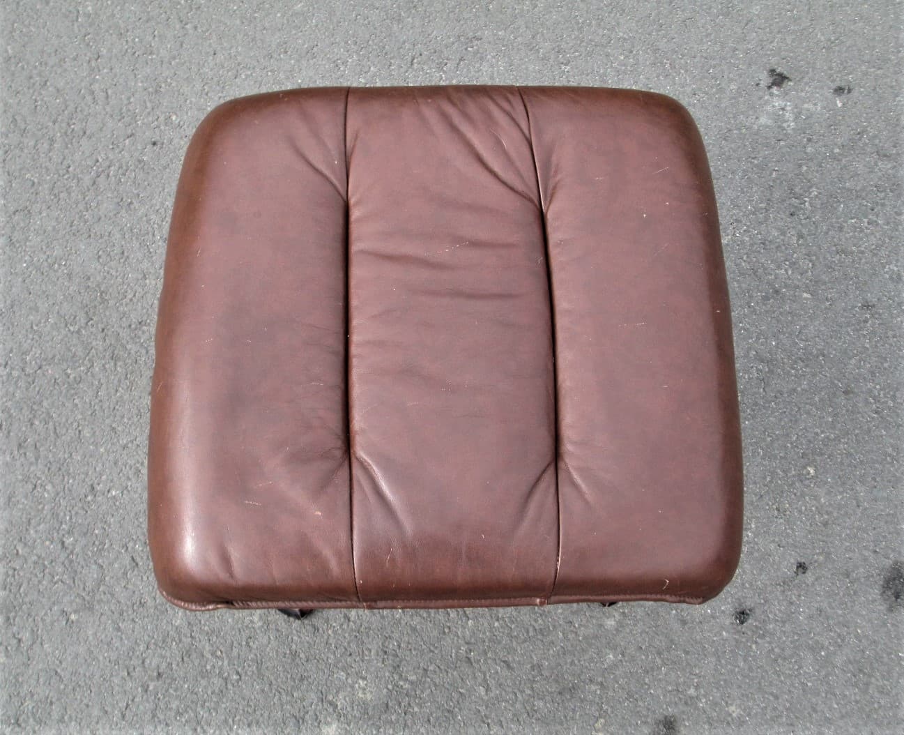 Para stołków safari, skóra naturalna brązowa, rattan brązowy, Polska, lata 70. - 15378