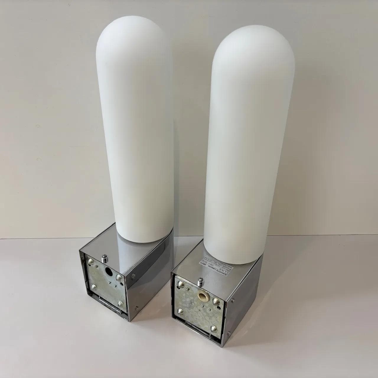 Para kinkietów, szkło białe, metal chromowany, Glashütte Limburg, Niemcy, lata 80. - 15444