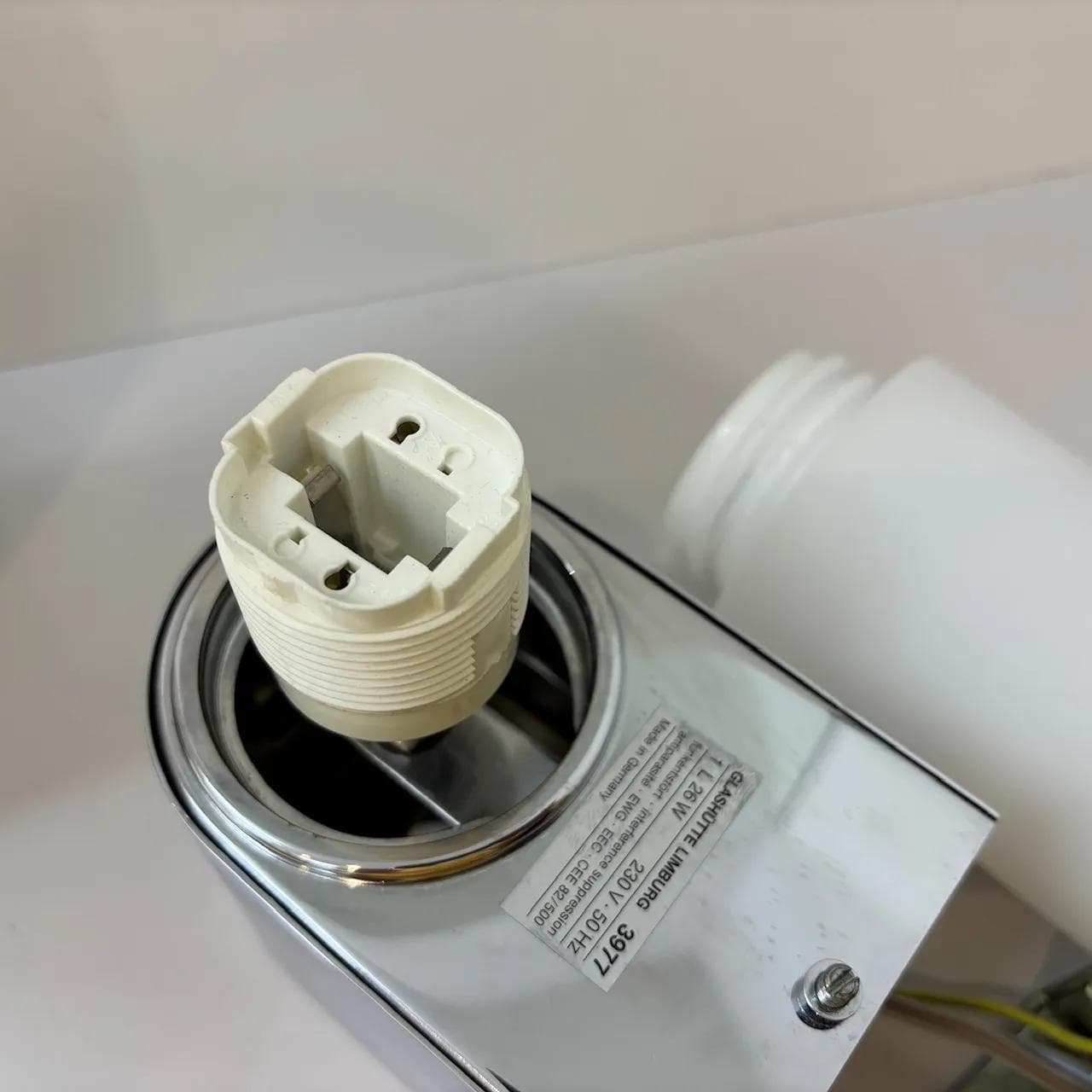 Para kinkietów, szkło białe, metal chromowany, Glashütte Limburg, Niemcy, lata 80. - 15446