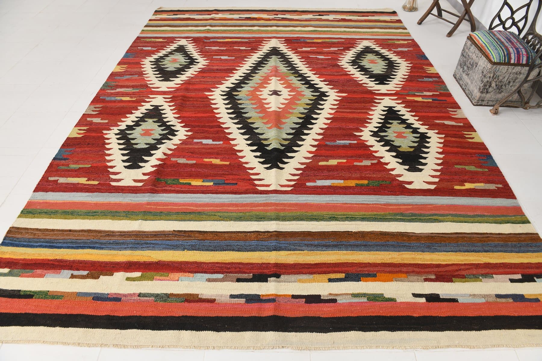 Kilim 373x279 cm, czerwony, wielokolorowy, wełna, Turcja, lata 60. - 212979