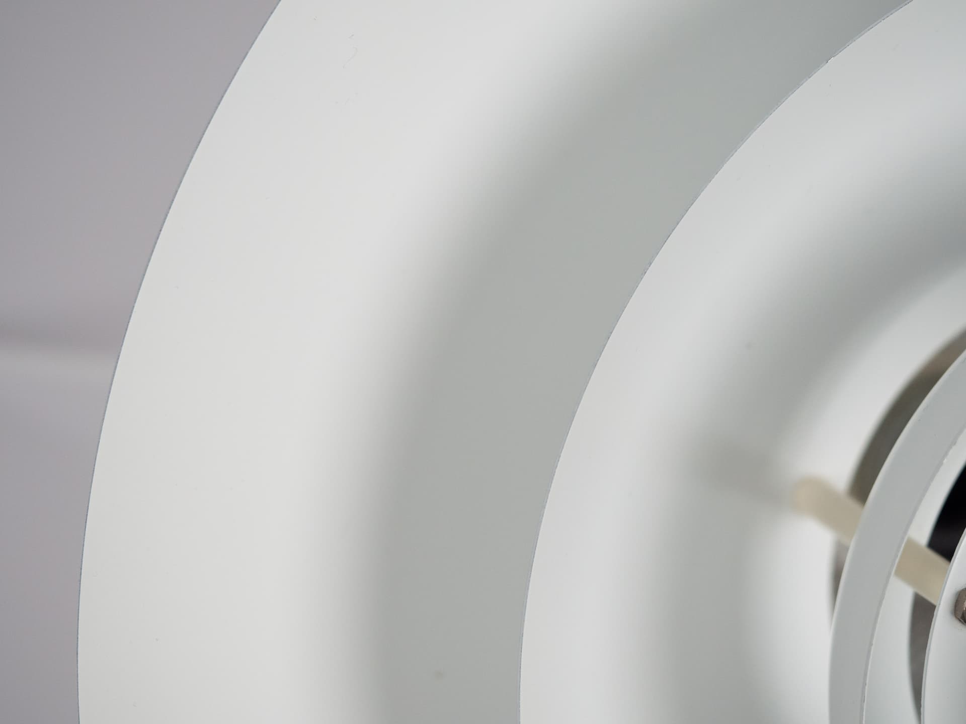 Lampa wisząca Sofie, biały, aluminium, proj. K. Wiborg, Jeka, Dania, lata 80. - 213345