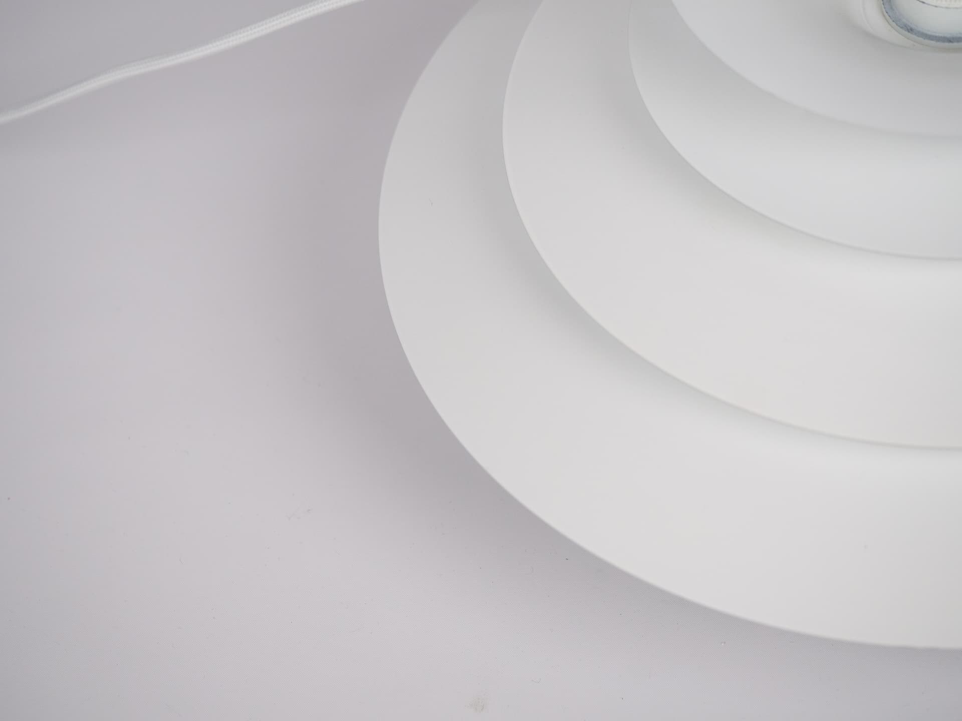 Lampa wisząca Sofie, biały, aluminium, proj. K. Wiborg, Jeka, Dania, lata 80. - 213342