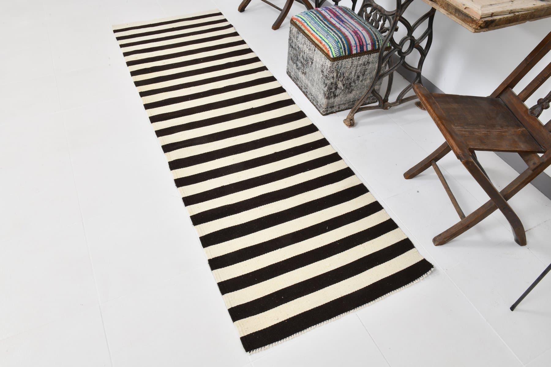 Kilim Runner 248x78 cm, Black, Ivory, Wool, 1970s - 213425
