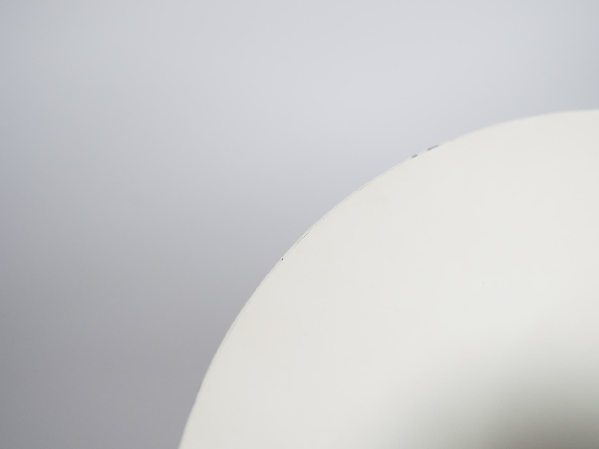 Lampa wisząca PH 5, metal biały, proj. P. Henningsen, Louis Poulsen, Dania, lata 80. - 213599