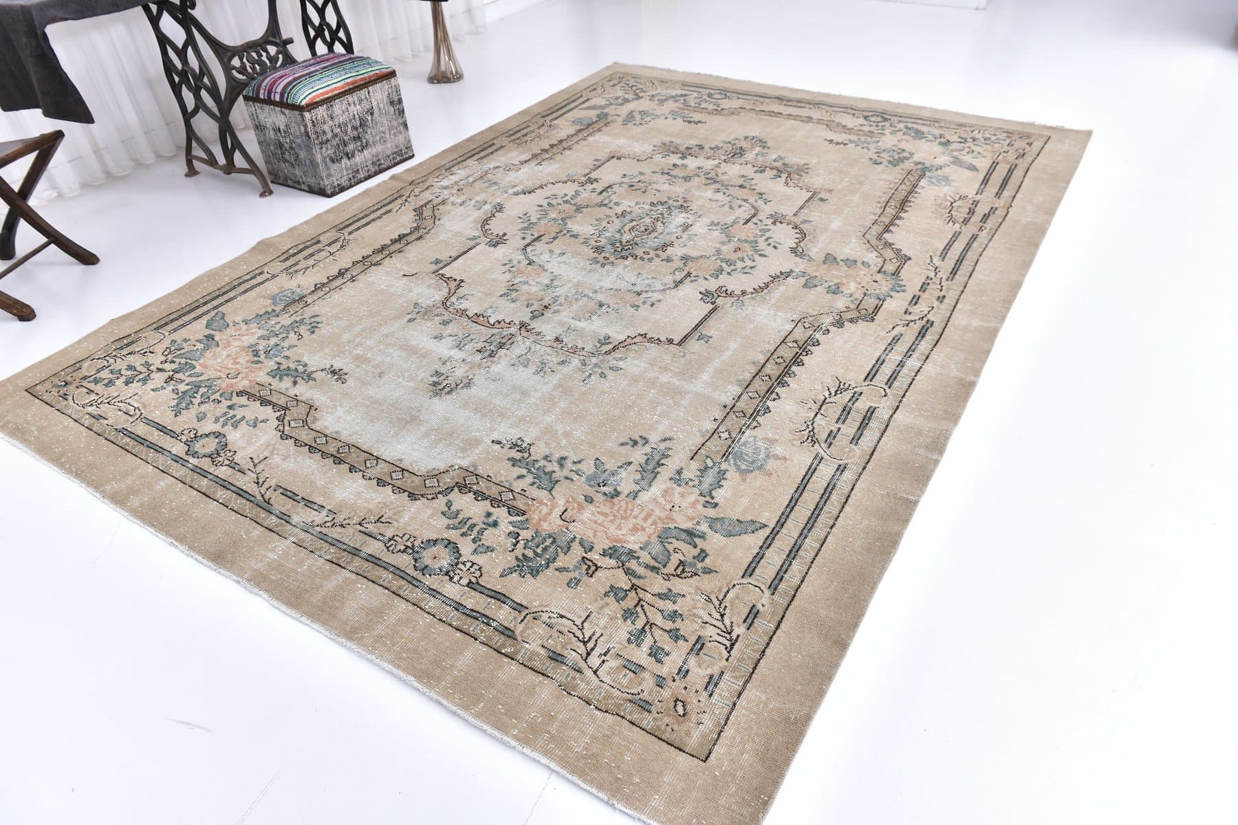 Rug 330x233 cm, beige, wool, Turkey, 1970s. - 213899