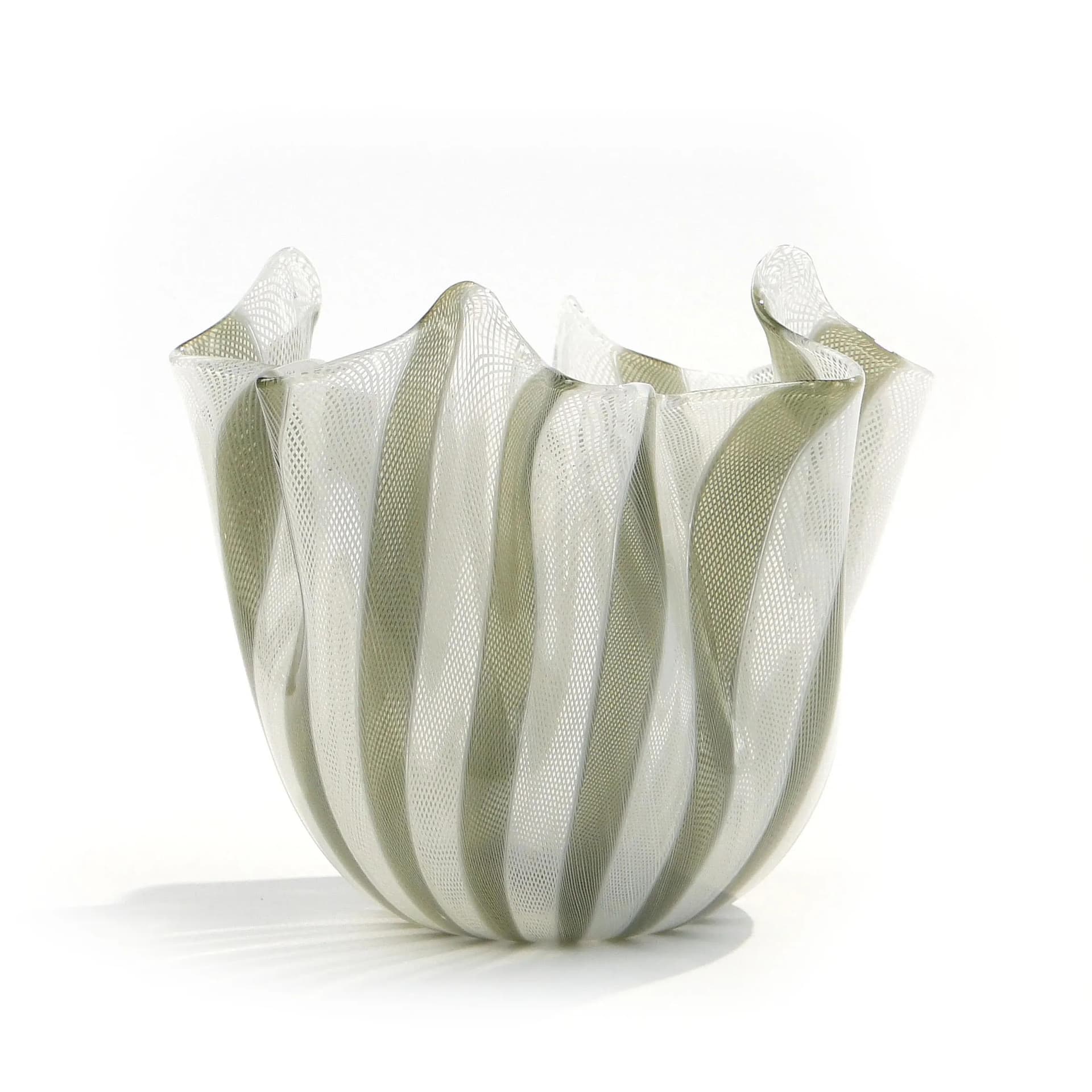 Bowl Fazzoletto, Ivory White glass, by F. Bianconi, Venini, Italy, 1950s. - 15634