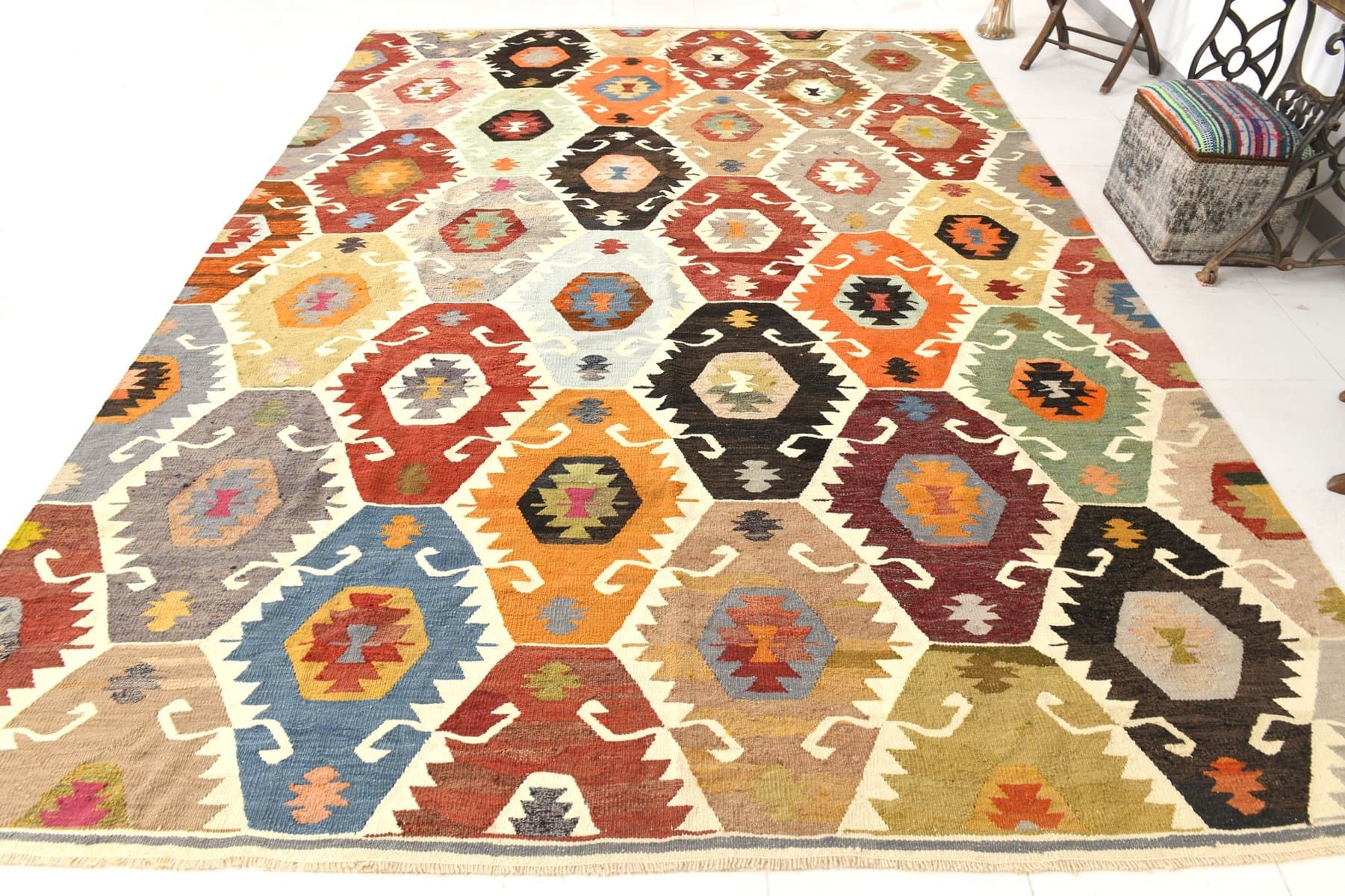 Kilim 383x273 cm, żółty, czerwony, wełna, Turcja, lata 60. - 214188