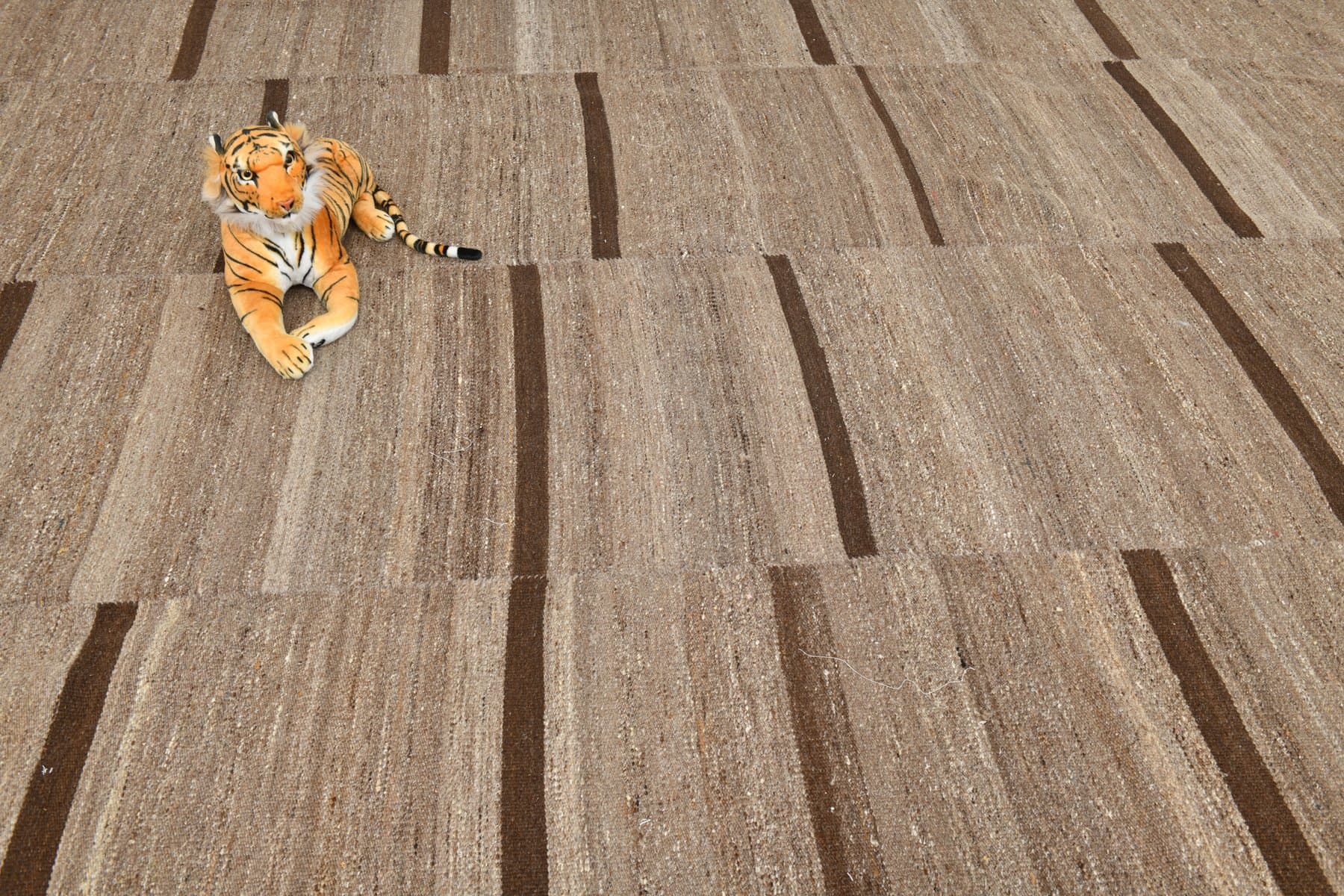 Kilim 389x304 cm, brązowy, wełna, lata 70. - 214756