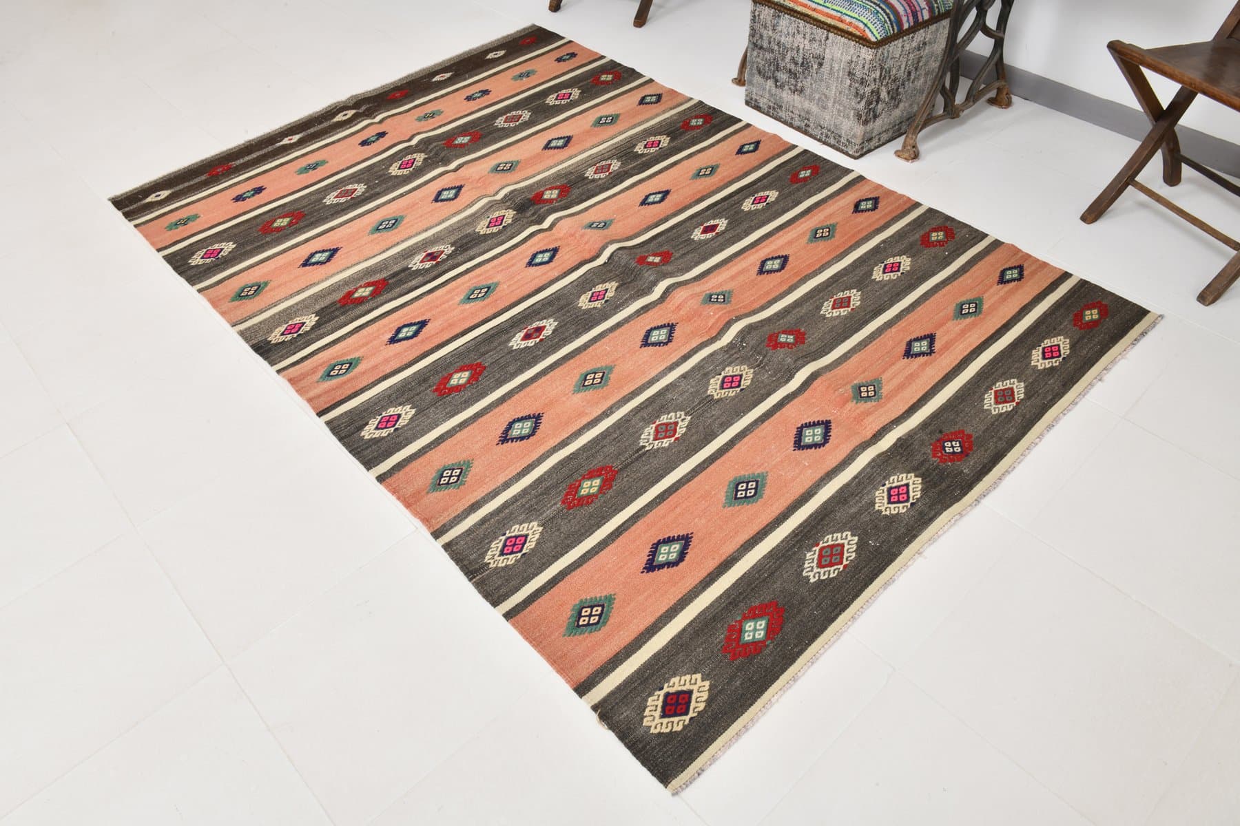 Kilim 163x240 cm, brzoskwiniowy, brązowy, wełna, lata 70. - 214598
