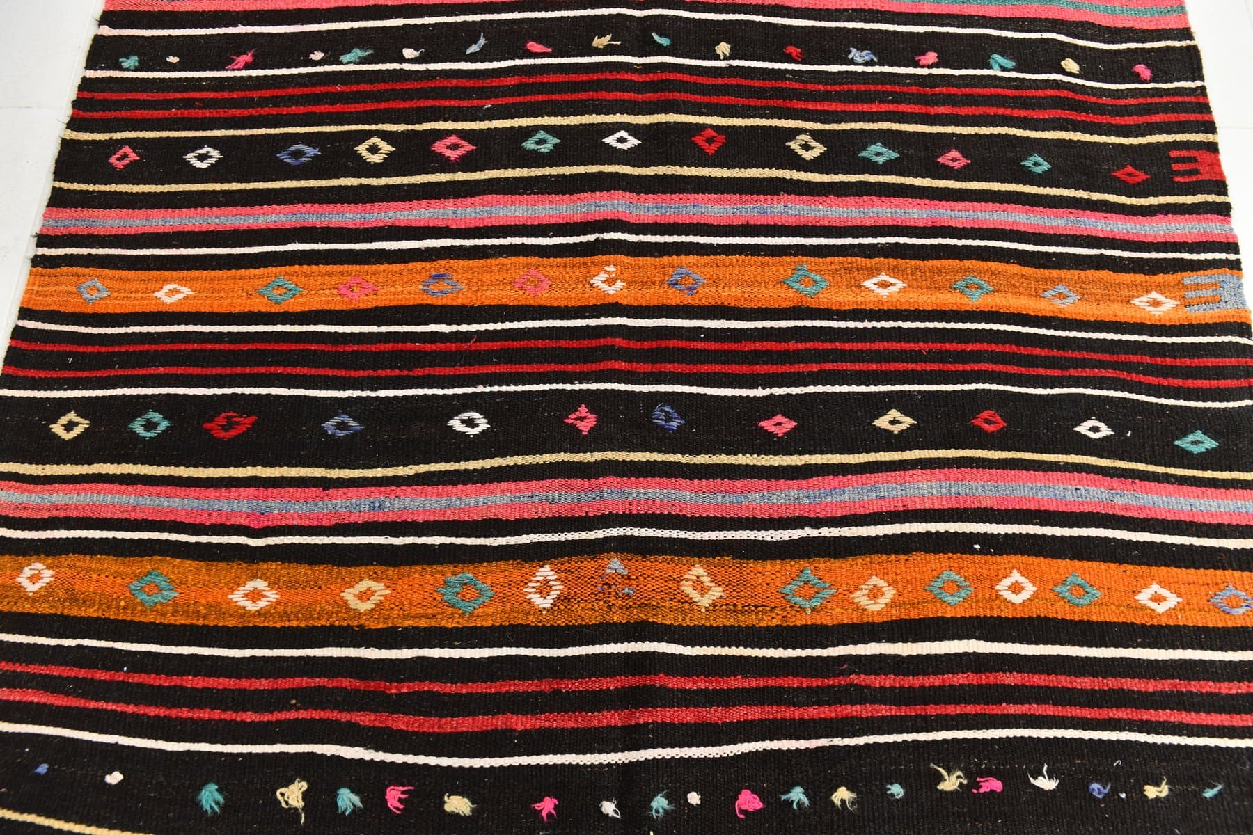 Kilim 186x322 cm, czarny, różowy, wełna, lata 70. - 215096