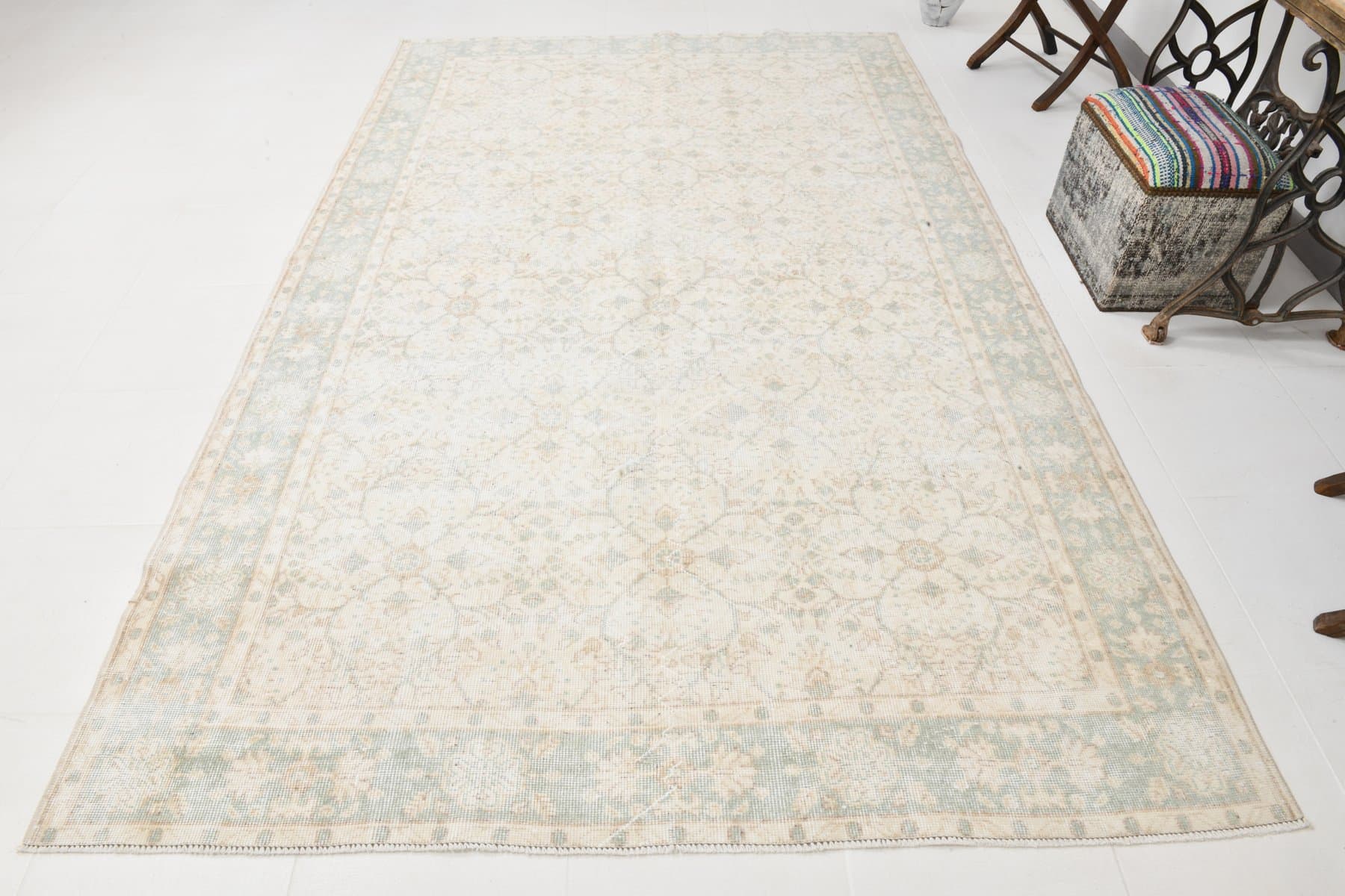 Rug 306x195 cm, beige, wool, Turkey, 1960s. - 215345