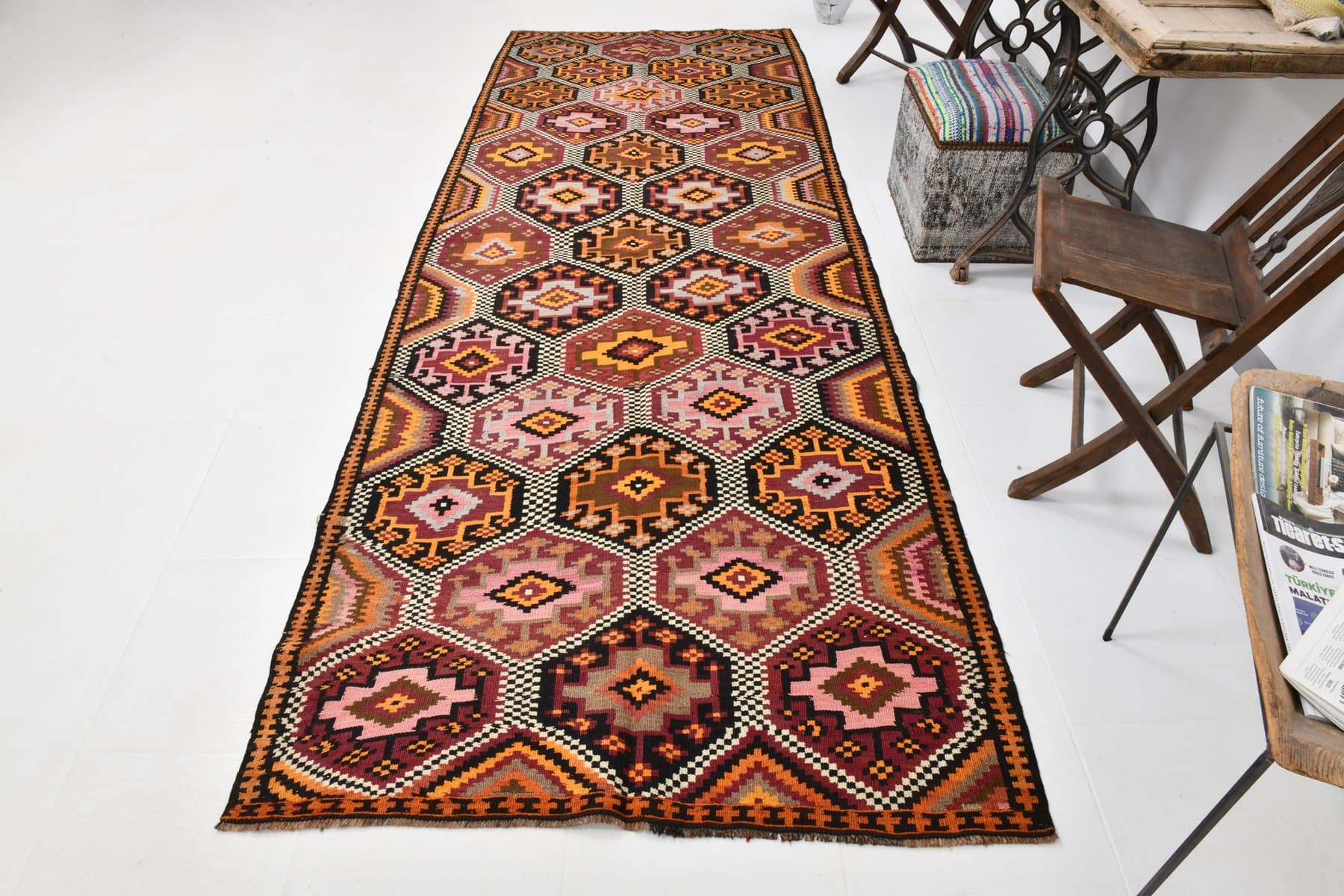 Kilim 126x335 cm, beżowy, czarny, wełna, Turcja, lata 60. - 215324
