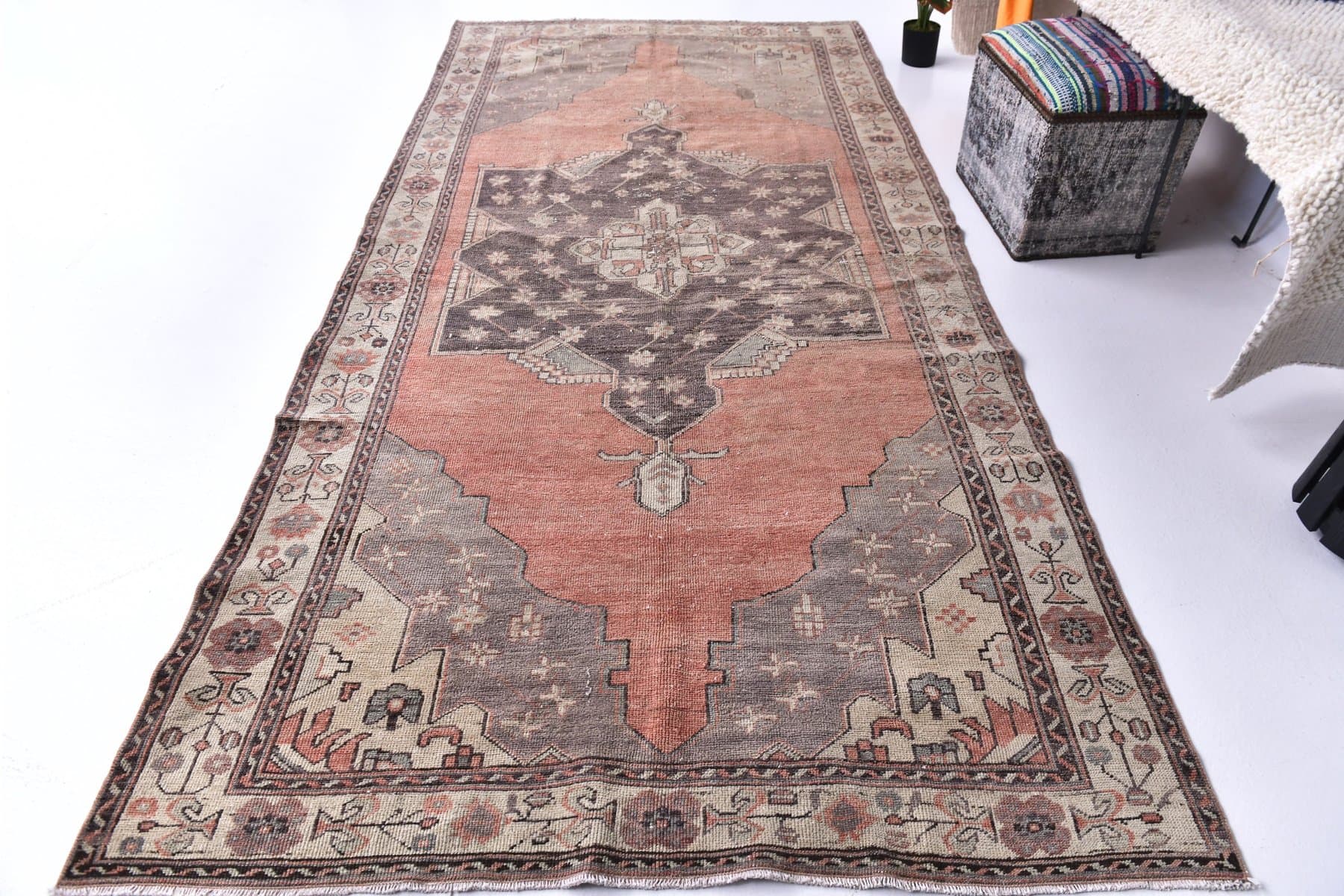 Dywan 301x150 cm, różowy, wełna, Turcja, lata 70. - 218789