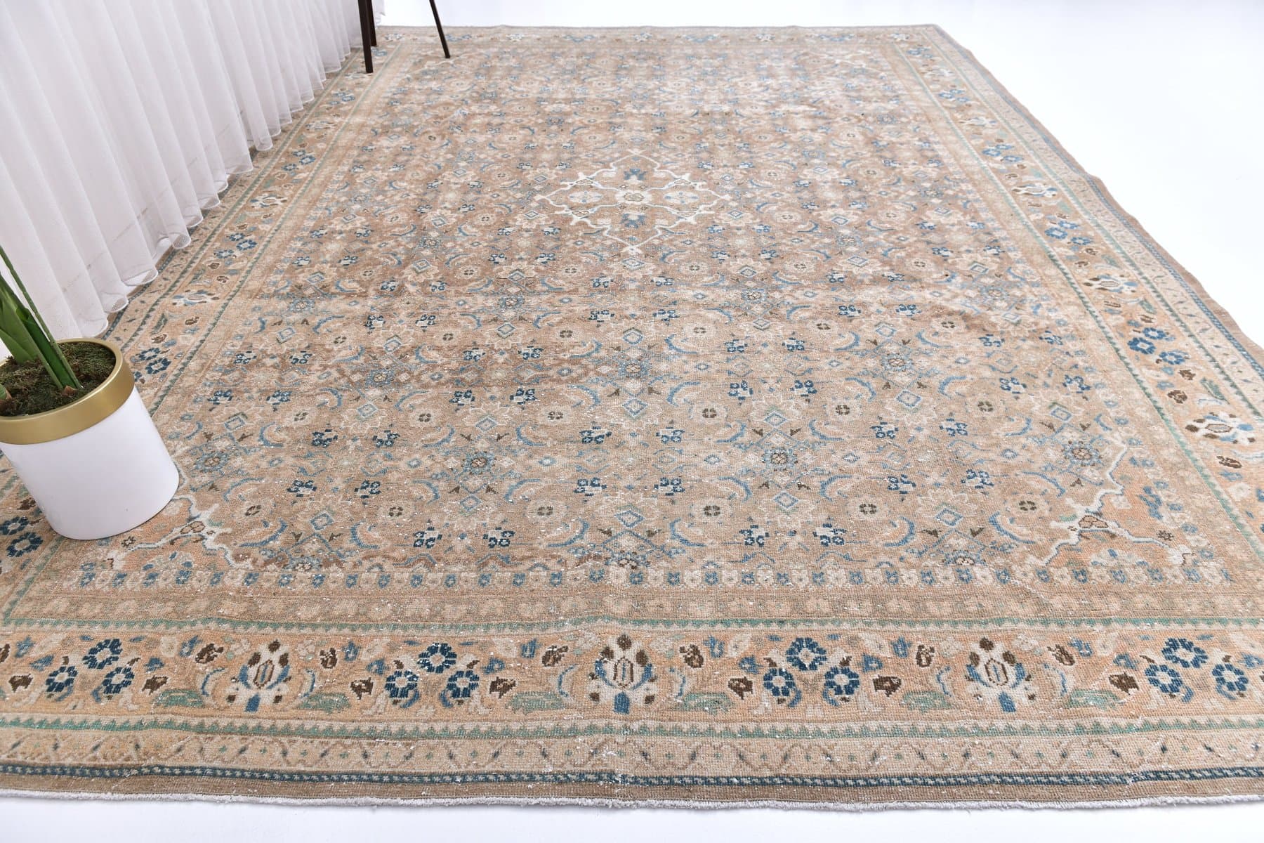 Rug 387x293 cm, beige, wool, Turkey, 1960s. - 218734