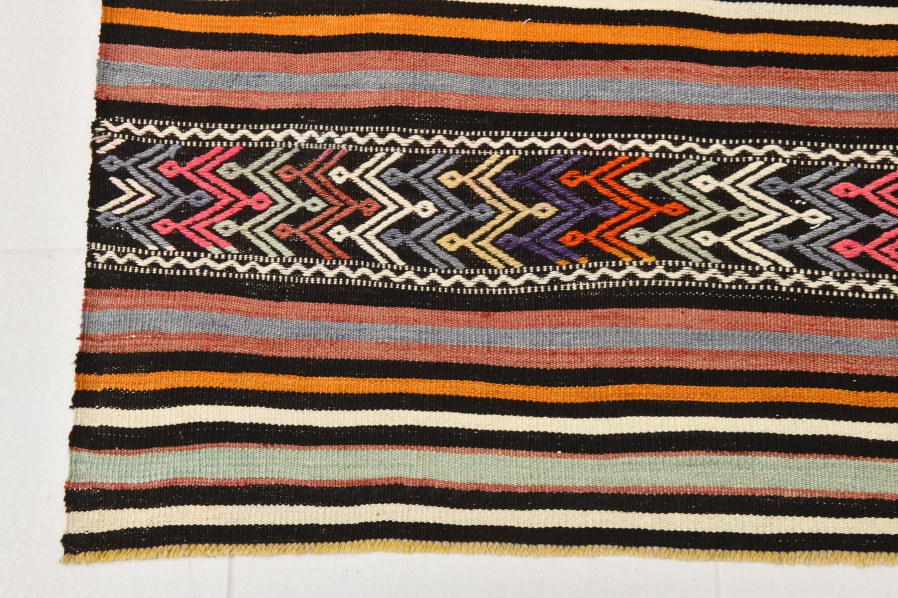 Kilim 163x242 cm, brązowy, beżowy, wełna, Turcja, lata 60. - 218704