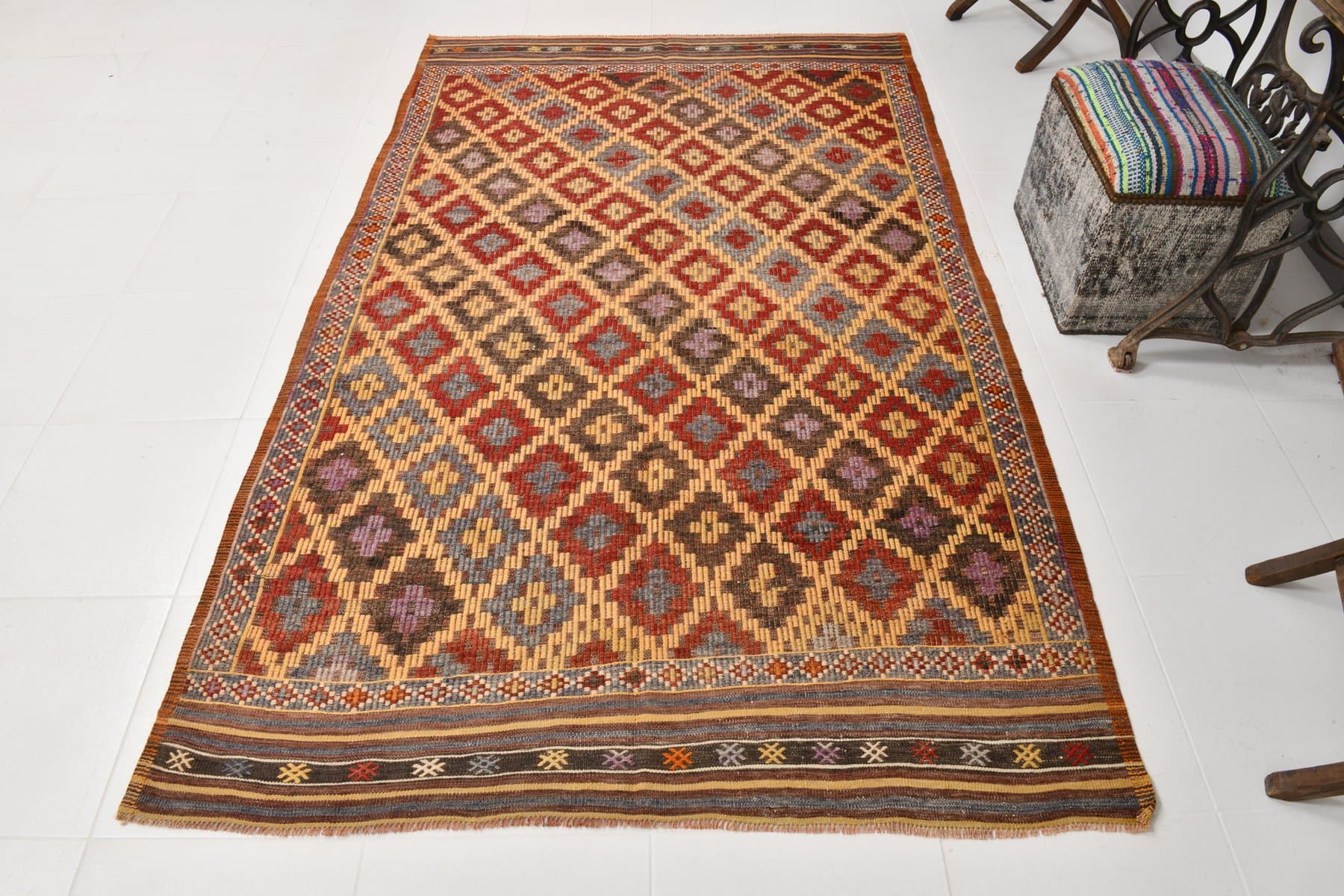 Kilim 238x150 cm, czerwony, brązowy, wełna, Turcja, lata 60. - 218653