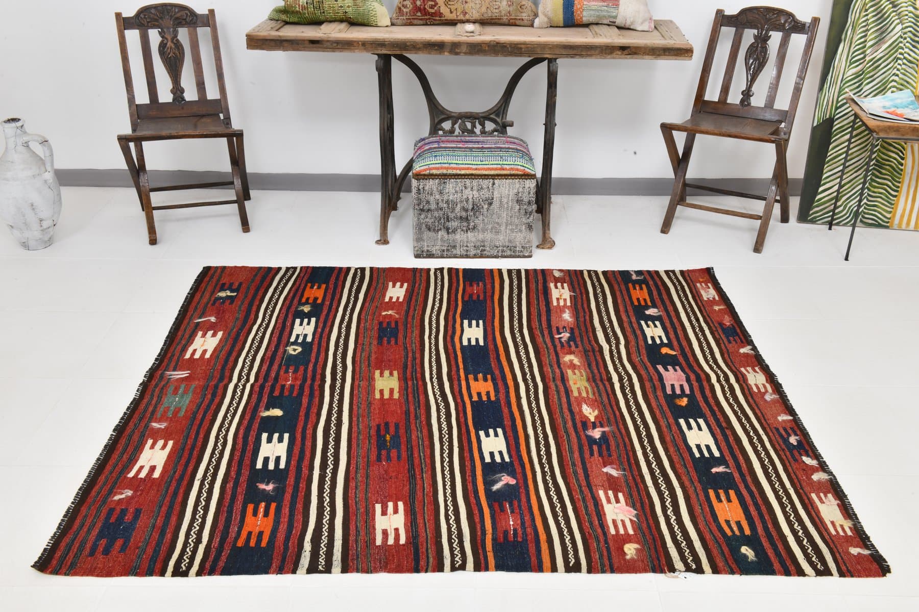 Kilim 189x152 cm, ceglastoczerwony, granatowy, wełna, lata 70. - 216648