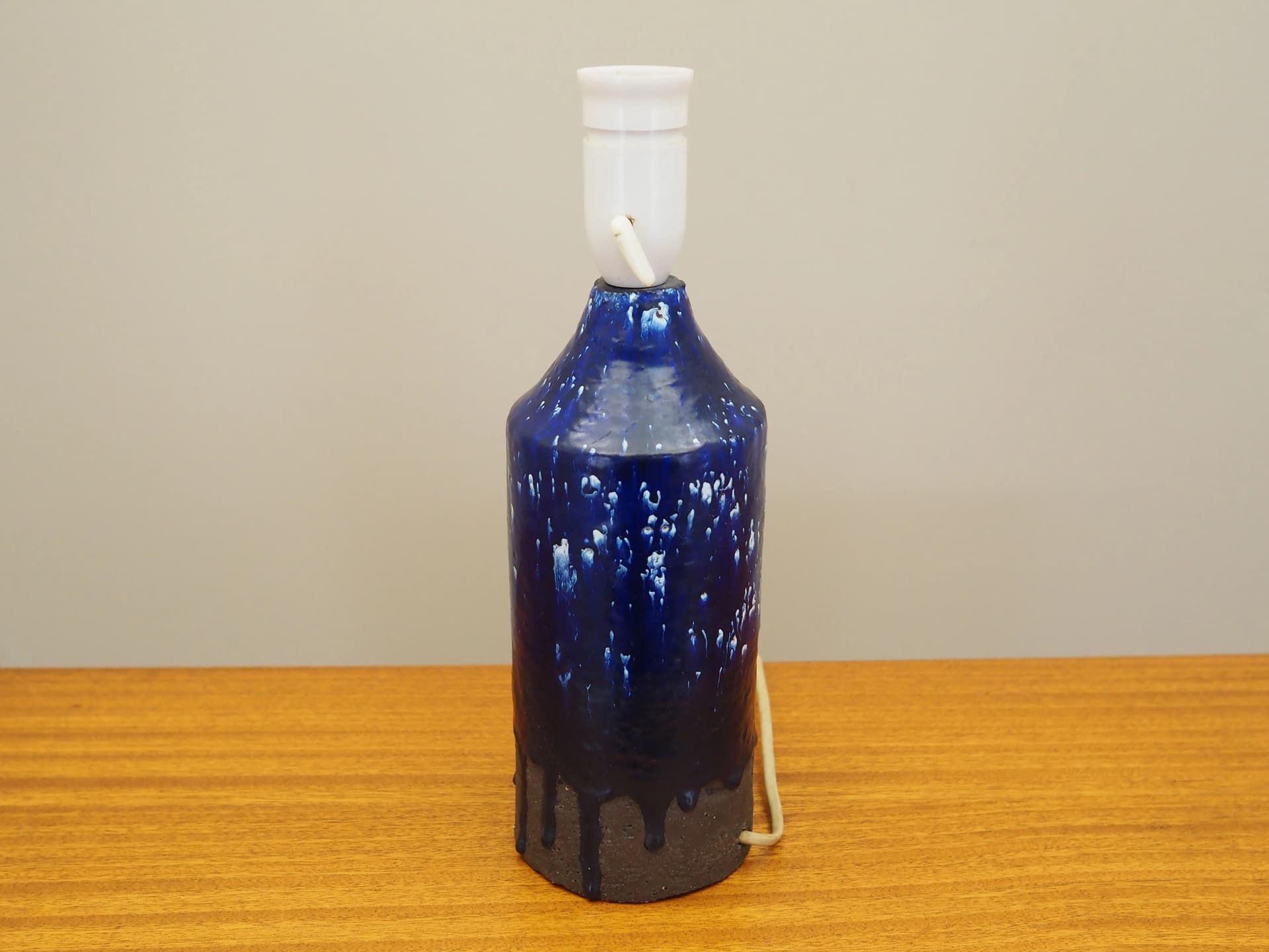 Lampka stołowa, ceramika niebieska, Dania, lata 60. - 15941