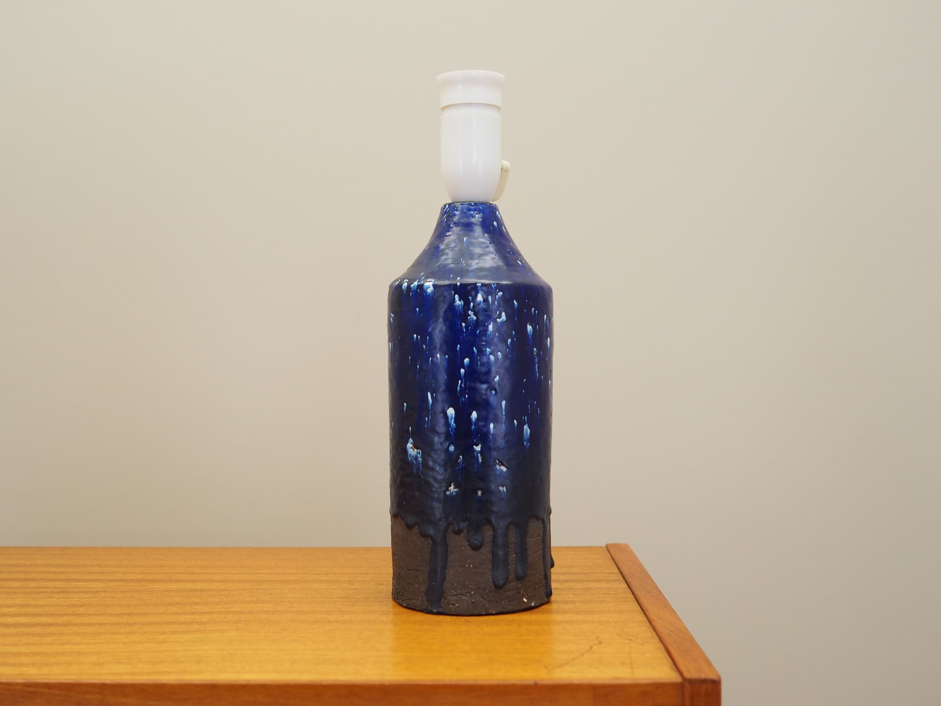 Lampka stołowa, ceramika niebieska, Dania, lata 60. - 77141