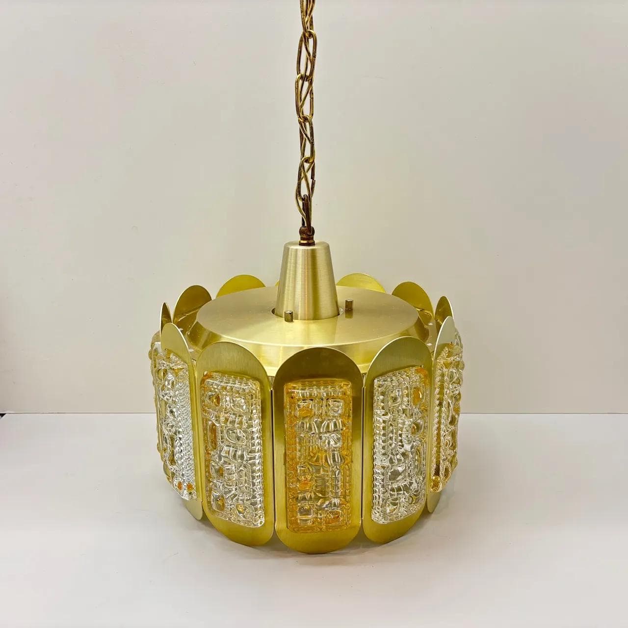 Lampa wisząca, Vitrika, aluminium złoty, szkło, Dania, lata 70. - 16007