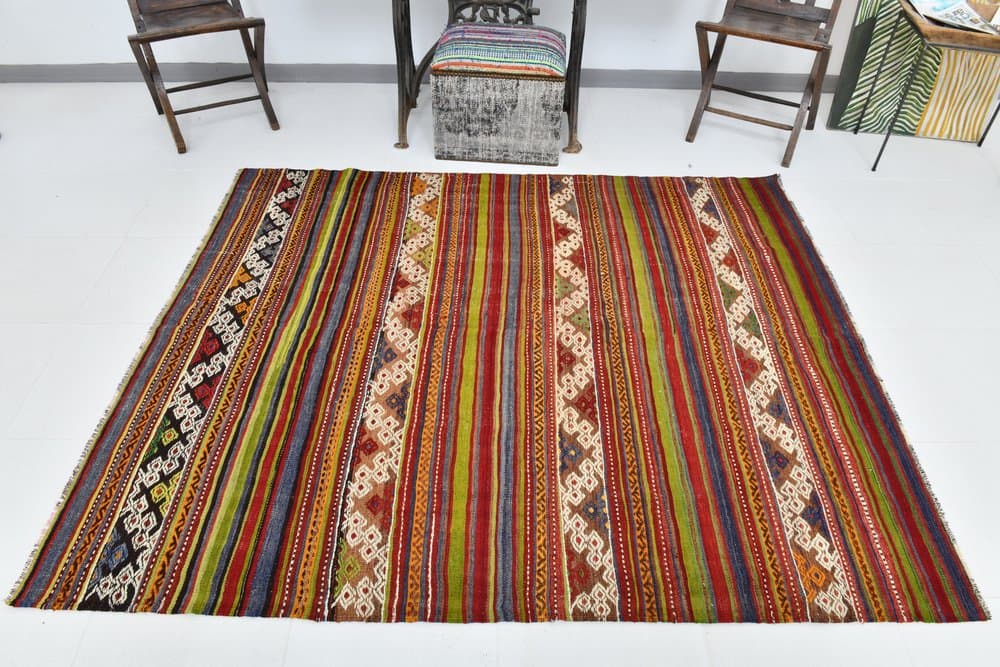 Kilim 200x163 cm, Olive Green, Red, Wool, 1970s - 219829