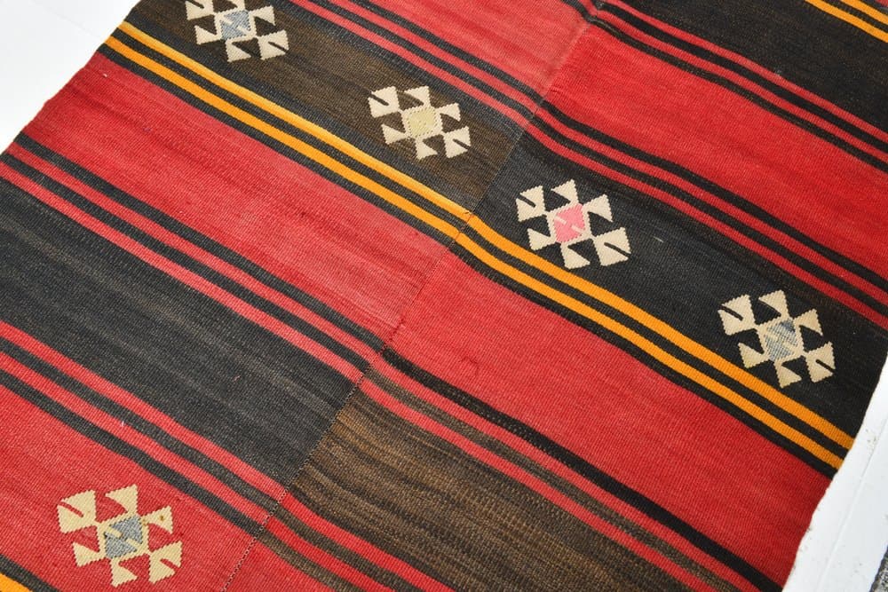 Kilim 177x136 cm, czerwony, czarny, wełna, Turcja, lata 70. - 219791