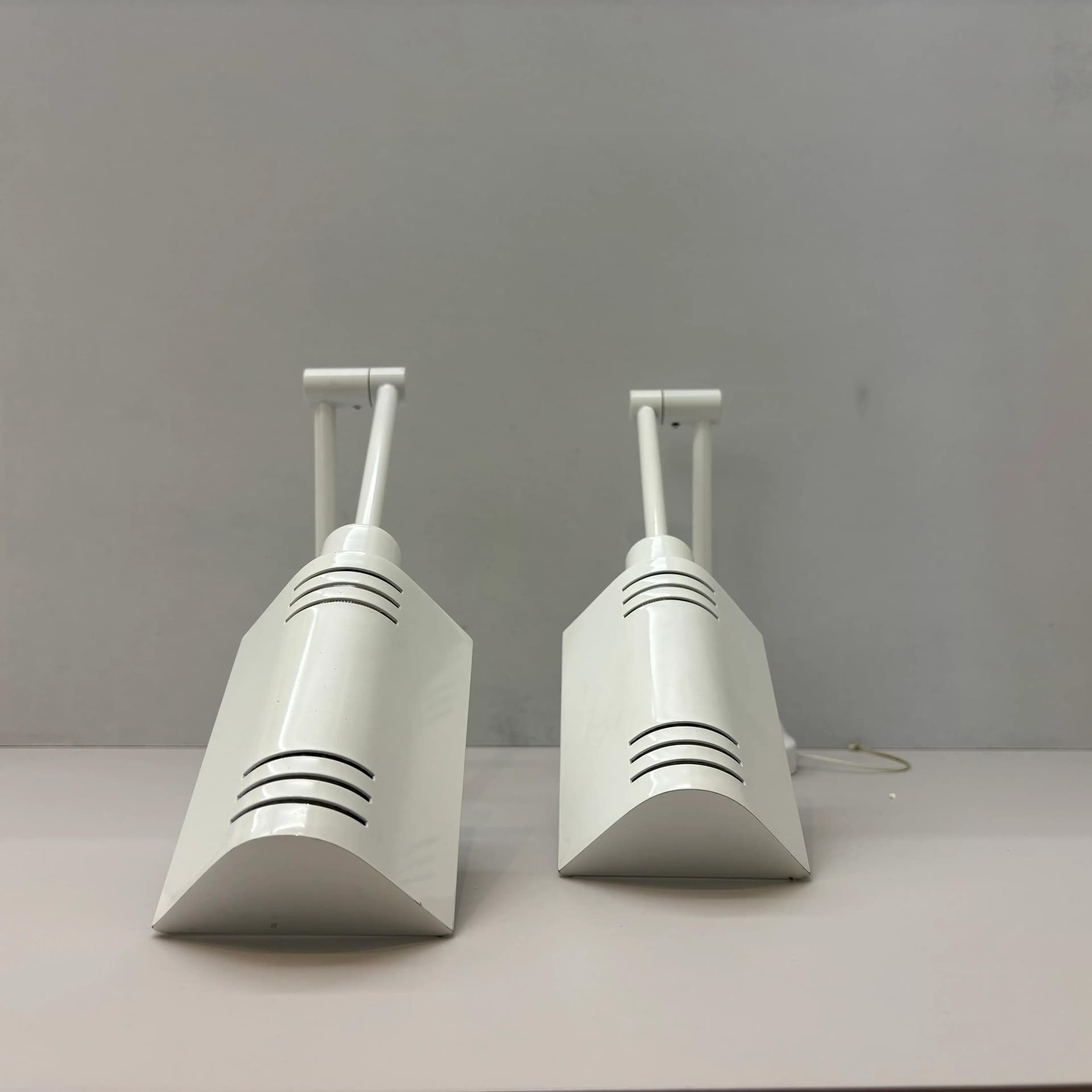 Białe, modernistyczne kinkiety metalowe, Holtkötter, Niemcy, lata 90. - 16004