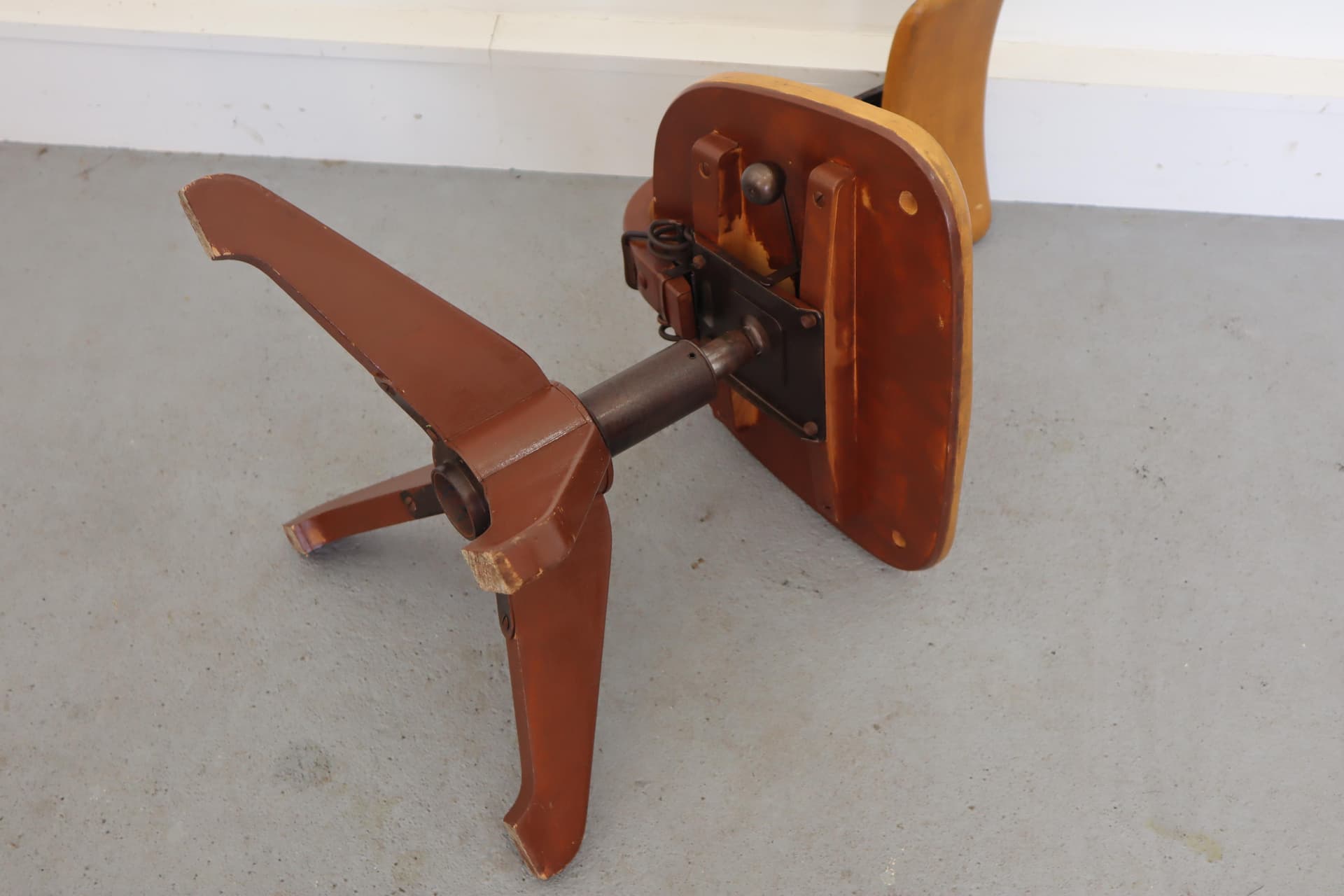 Swivel chair, brown, wood, Sedus, Germany, 1950s. - 15955