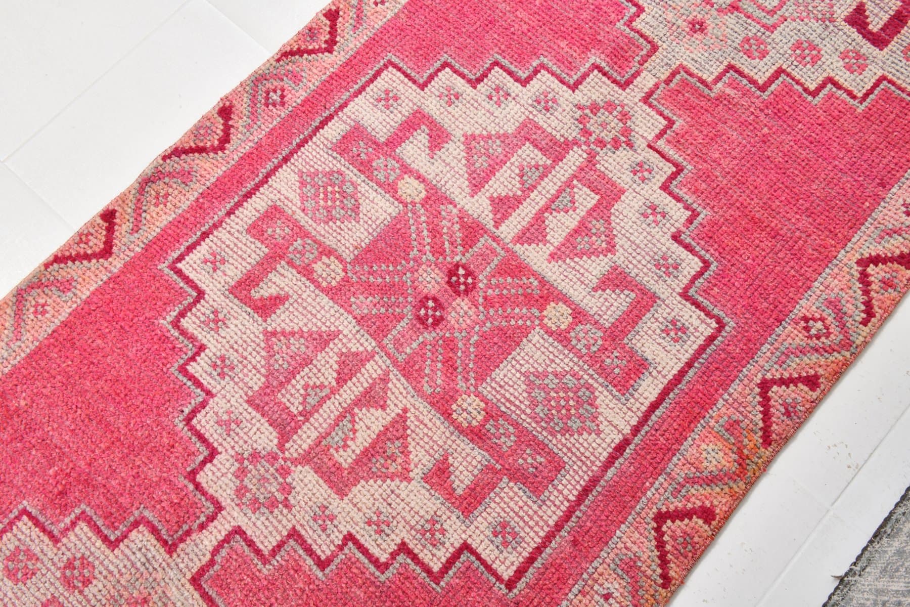 Runner 336x95 cm, pink, wool, 1970s - 220634