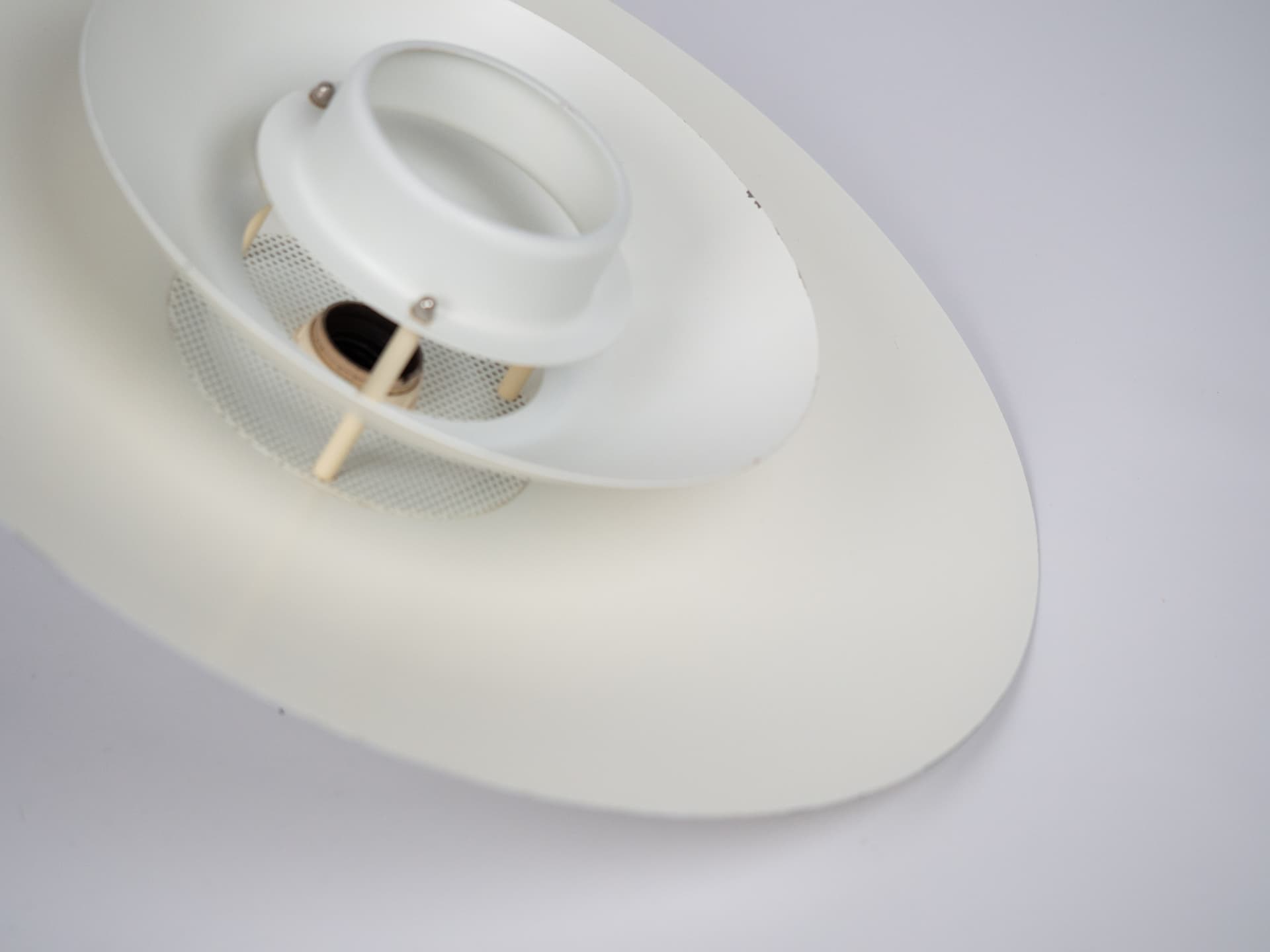 Lampa wisząca Verona, aluminium biały, proj. K. Wiborg, Jeka, Dania, lata 80. - 220753