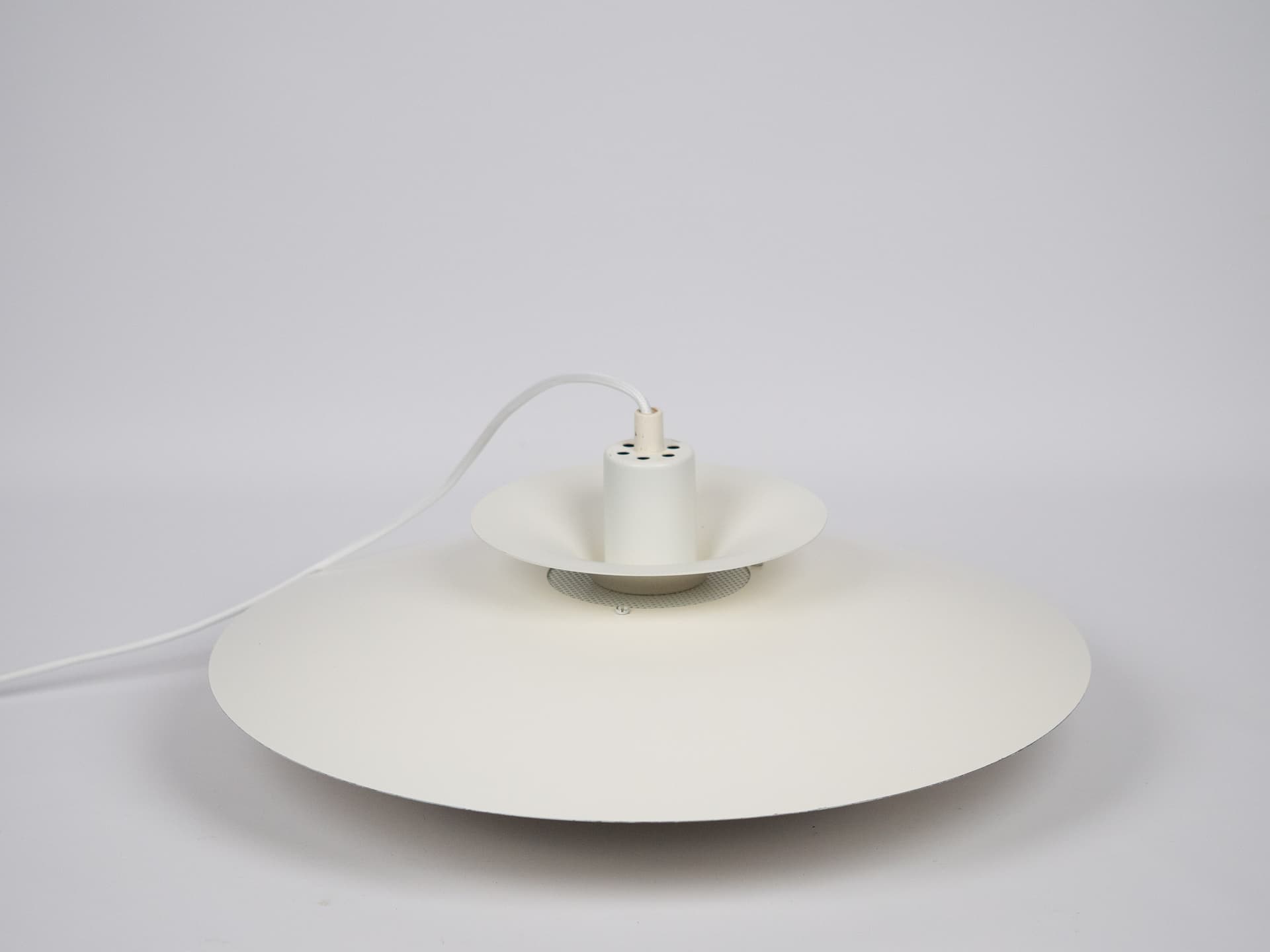 Lampa wisząca Verona, aluminium biały, proj. K. Wiborg, Jeka, Dania, lata 80. - 220750