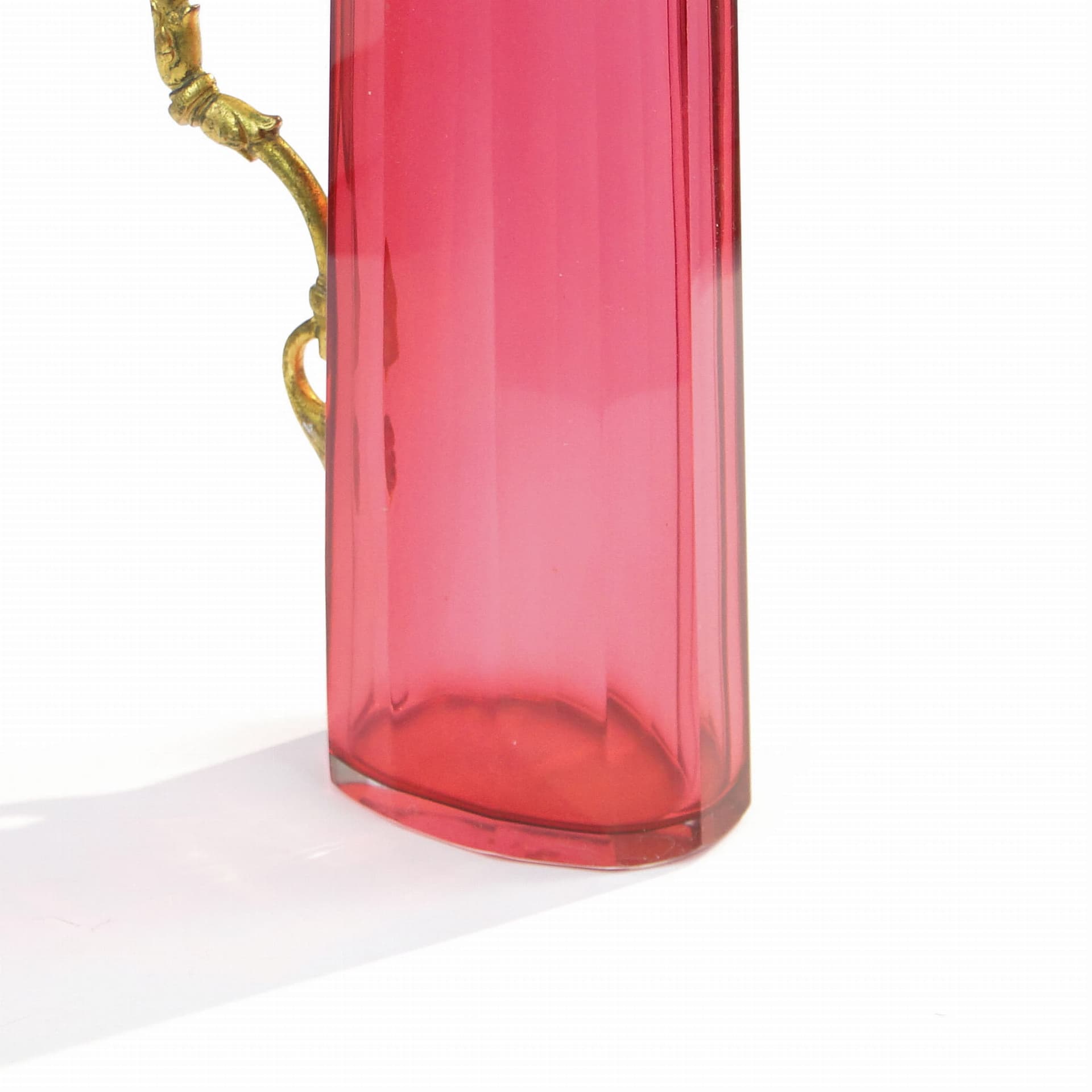 Karafka klasycystyczna, szkło rubinowe, Austria, XIX w. - 221509