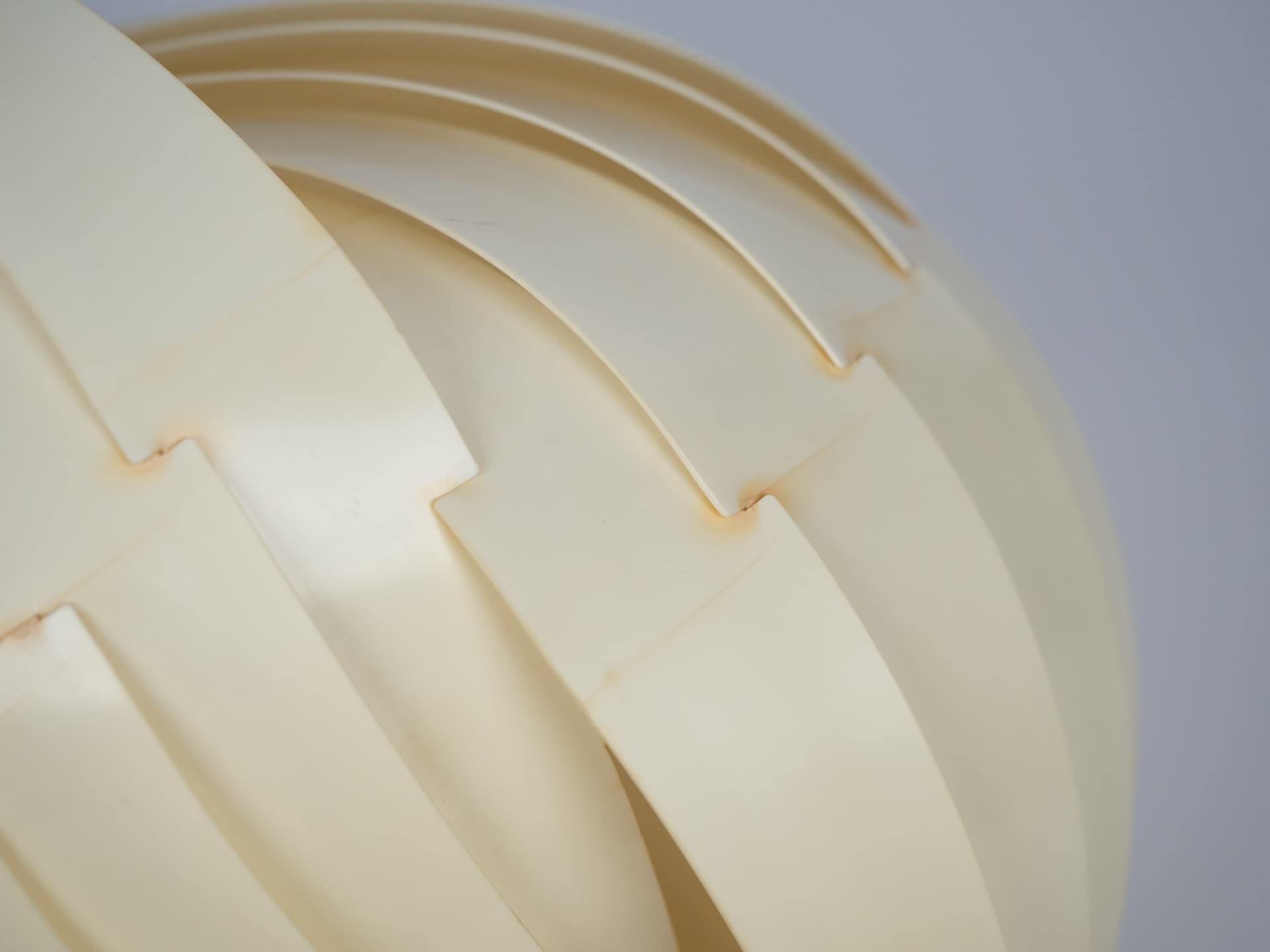 Lampa wisząca Moon, metal biały, proj. V. Panton, Louis Poulsen, Dania, lata 60. - 222140