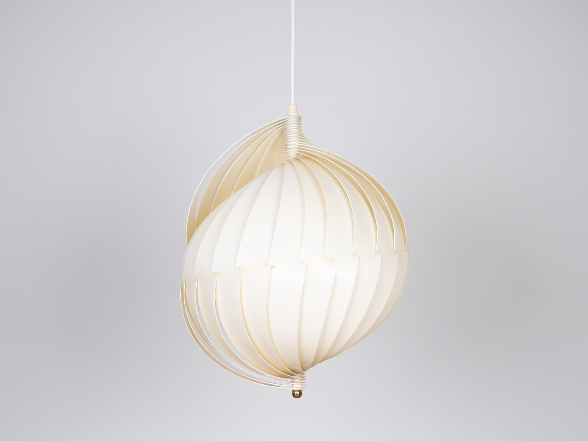 Lampa wisząca Moon, metal biały, proj. V. Panton, Louis Poulsen, Dania, lata 60. - 222136