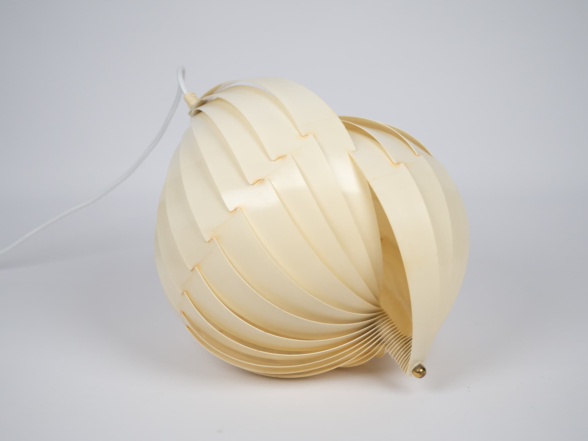 Lampa wisząca Moon, metal biały, proj. V. Panton, Louis Poulsen, Dania, lata 60. - 222138