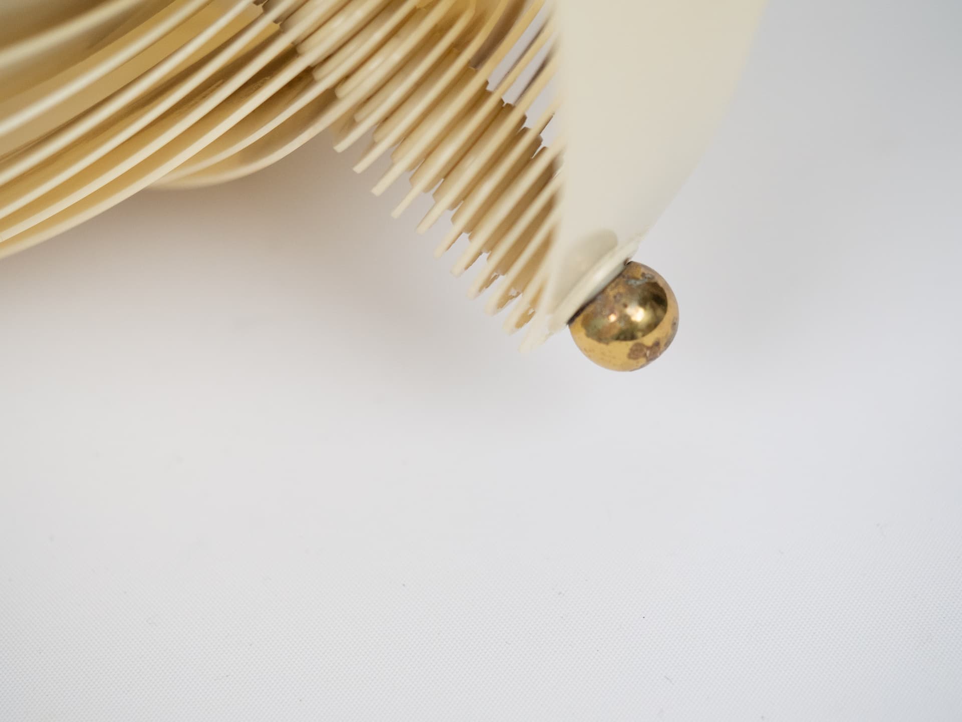 Lampa wisząca Moon, metal biały, proj. V. Panton, Louis Poulsen, Dania, lata 60. - 222143