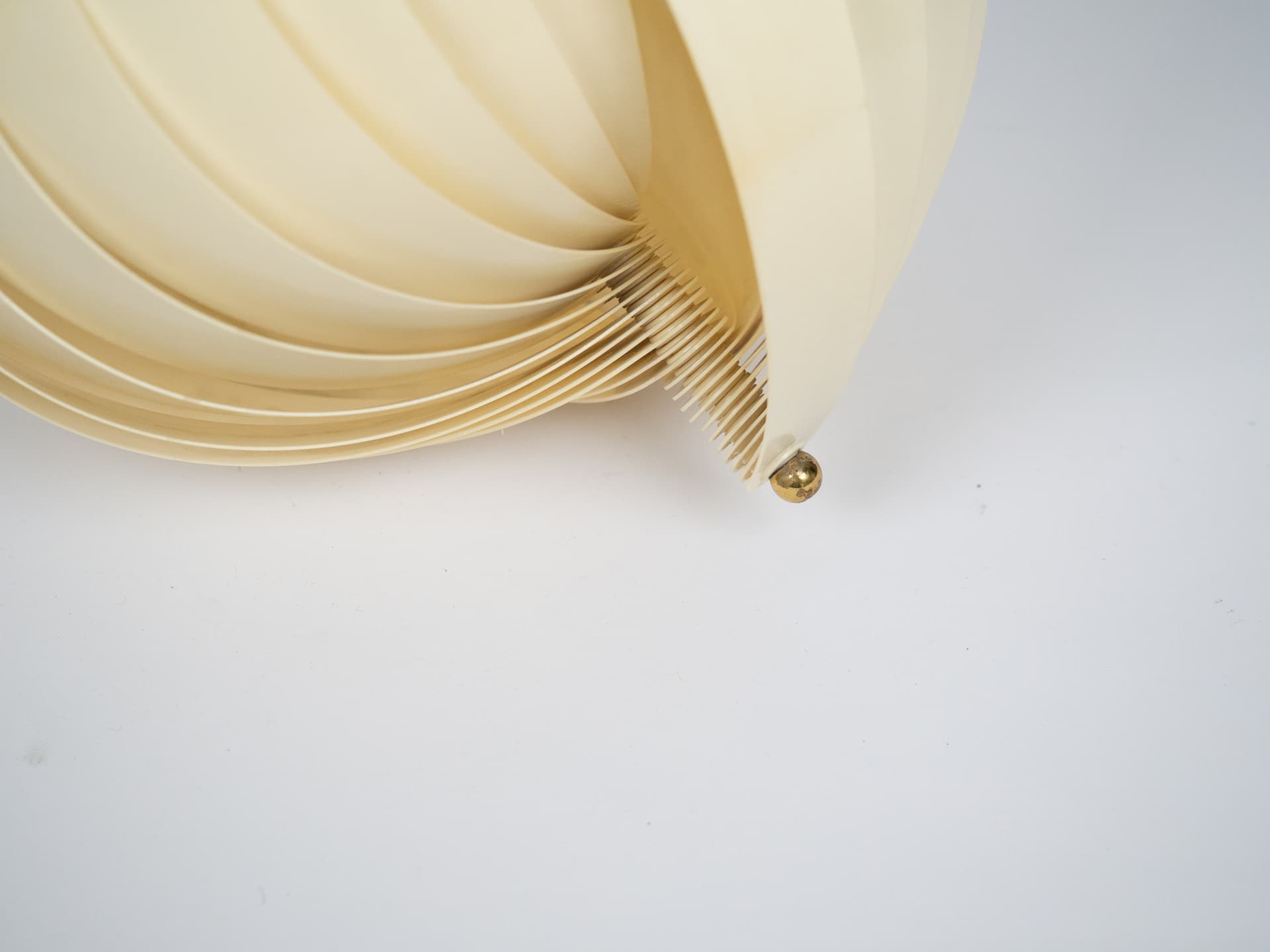 Lampa wisząca Moon, metal biały, proj. V. Panton, Louis Poulsen, Dania, lata 60. - 222142