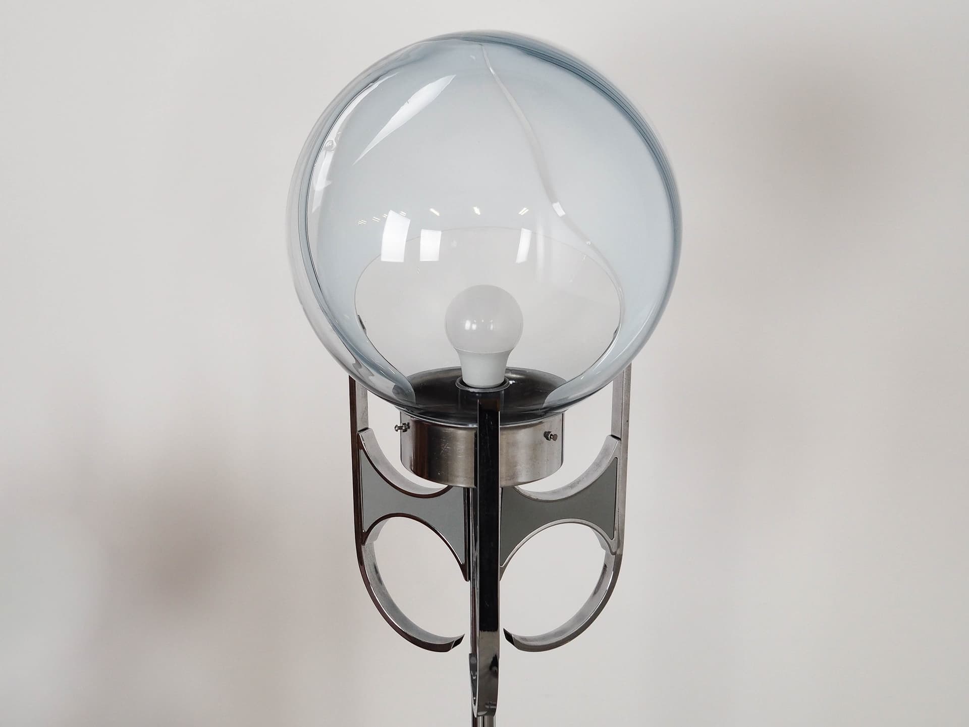 Lampa podłogowa, szkło Murano mlecznobiałe, metal srebrny, Włochy, lata 70. - 222239