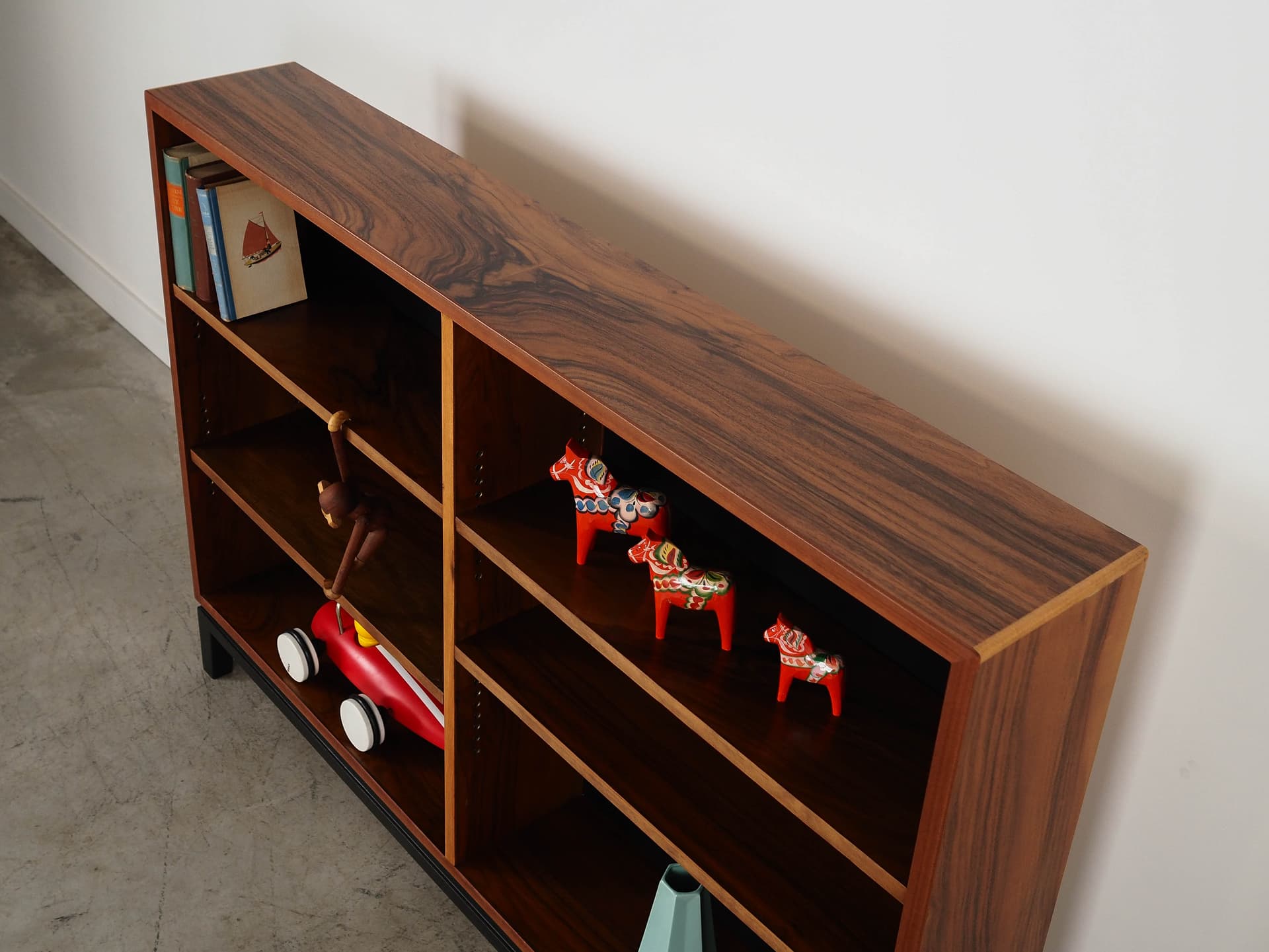 Regał, orzech brązowy, drewno czarne, Dania, lata 70. - 222263