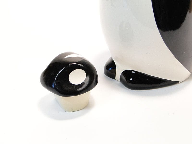 Dzbanek do napojów Pingwin, czarny biały, fajans, proj. J. Sowiński, Włocławek, Polska, lata 60. - 222349