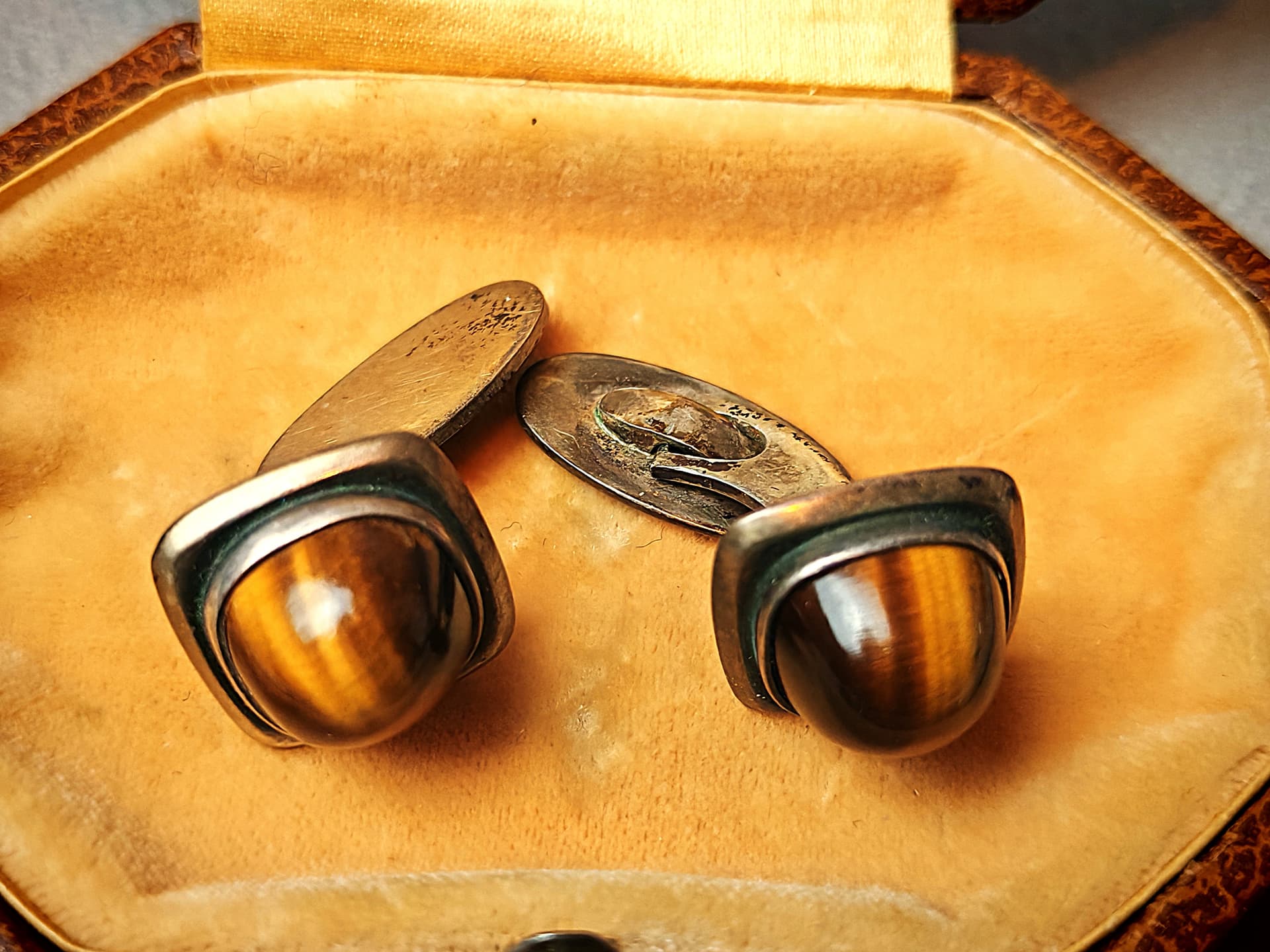 Para spinek do mankietów, srebro, tygrysie oko brązowy, proj. V. Janson, Szwecja, lata 60. - 222672