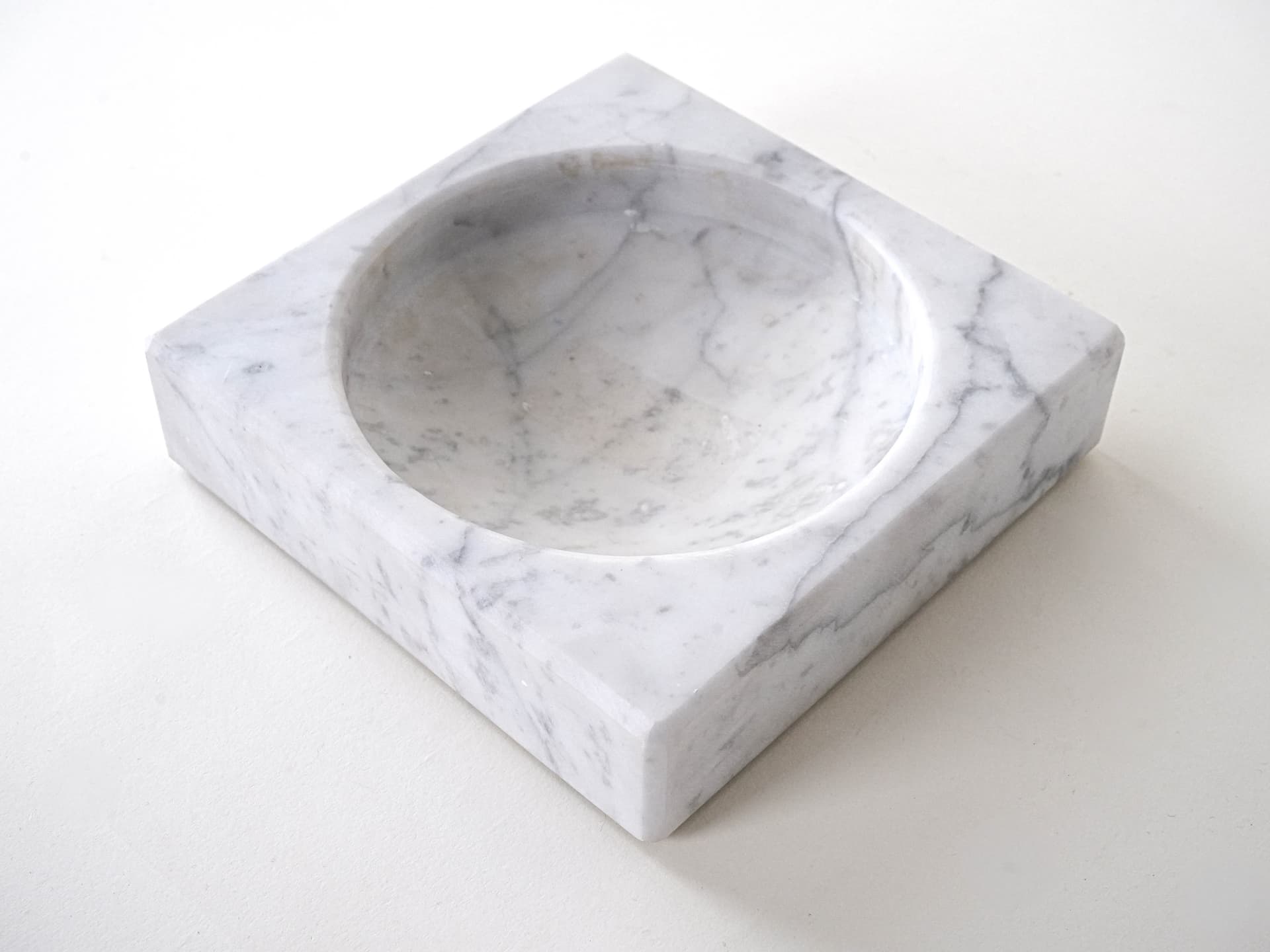 Podstawka modernistyczna, marmur biały, Włochy, lata 70. - 222757