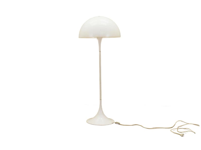 Lampa podłogowa Panthella, biały plastik, metal, proj. V. Panton, Louis Poulsen, Dania, lata 70.