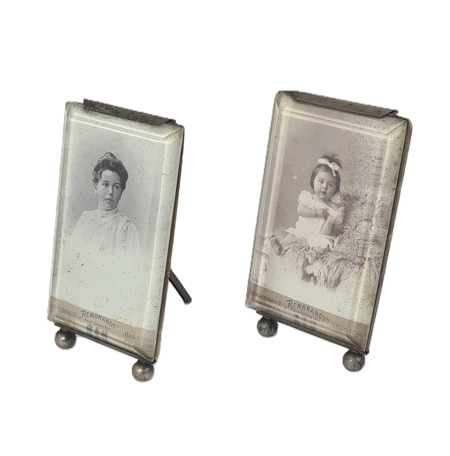 Pair of photo frames Belle Époque, transparent glass, metal, France, 1900s.