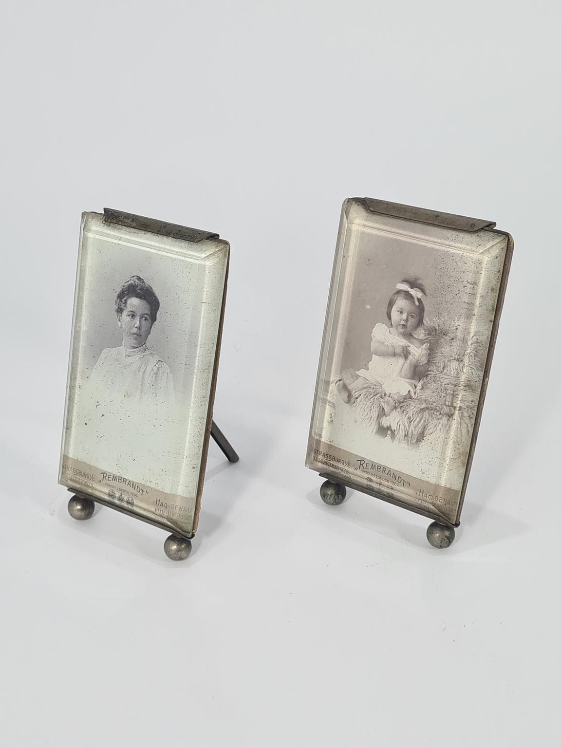 Pair of photo frames Belle Époque, transparent glass, metal, France, 1900s. - 223334