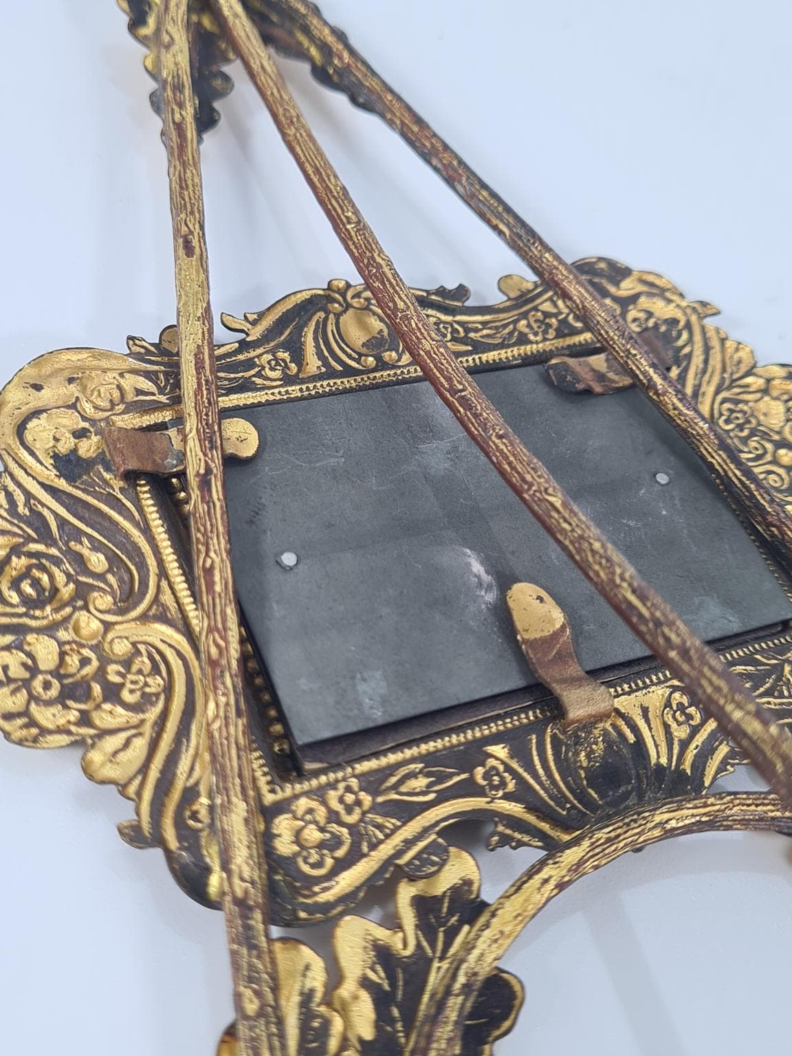 Ramka stojąca na zdjęcia Art Nouveau, złocony metal, Europa, XIX w. - 223352