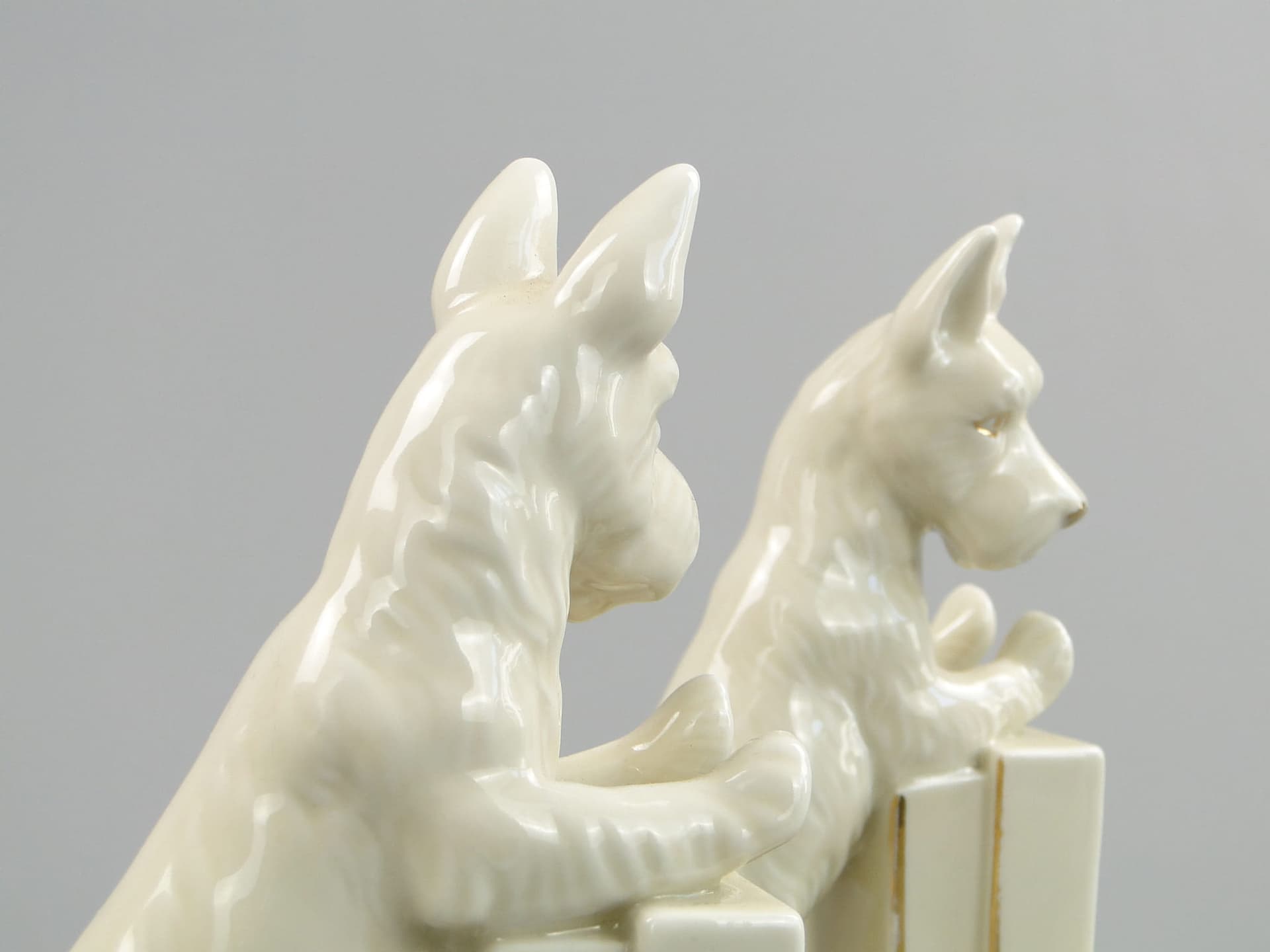 Para podpórek do książek Art déco, porcelana ivory white, Niemcy, lata 30. - 223602